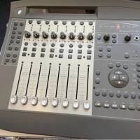 Vends command 8 parfait etat