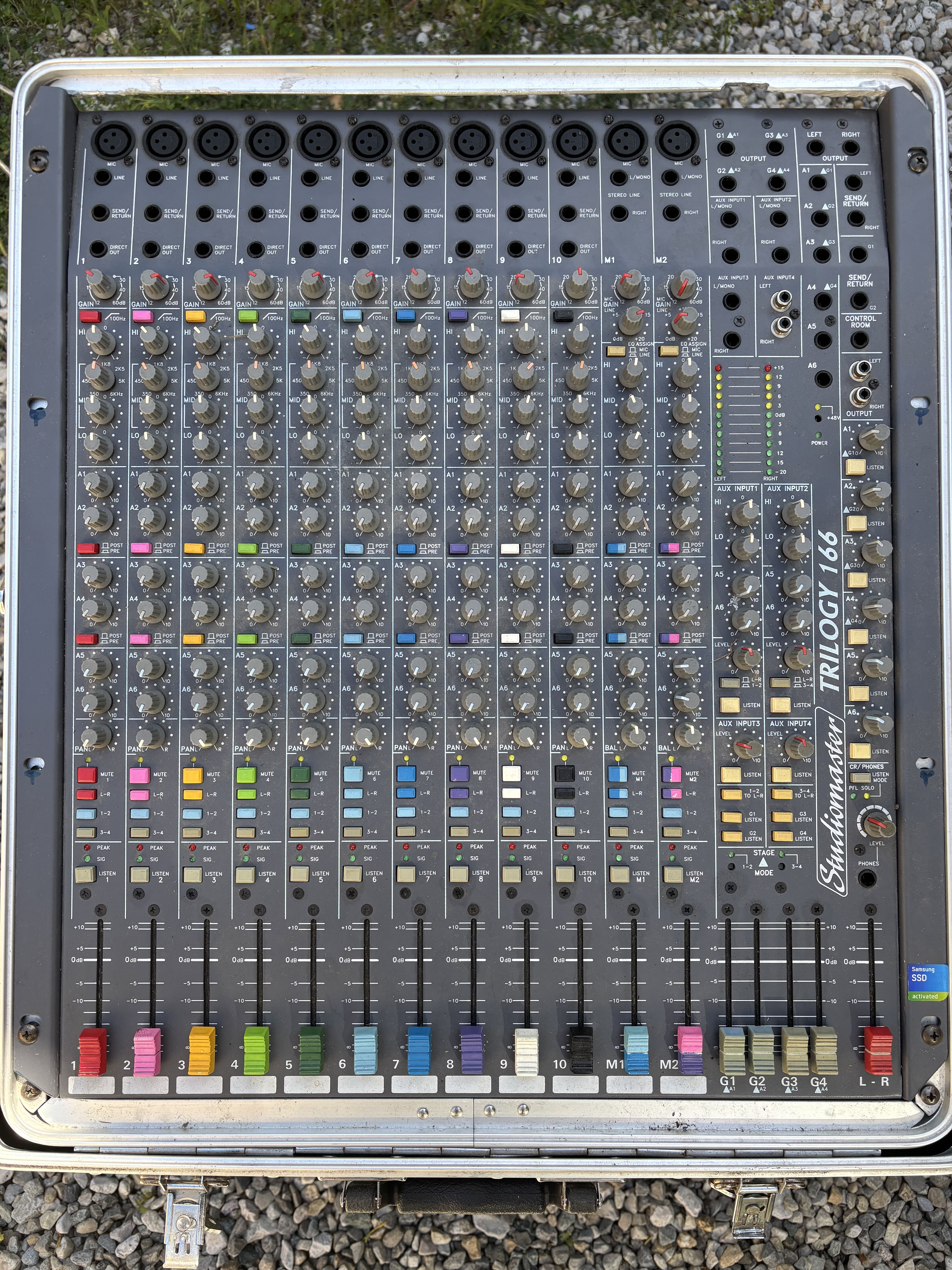 Console Studiomaster Trilogy 166