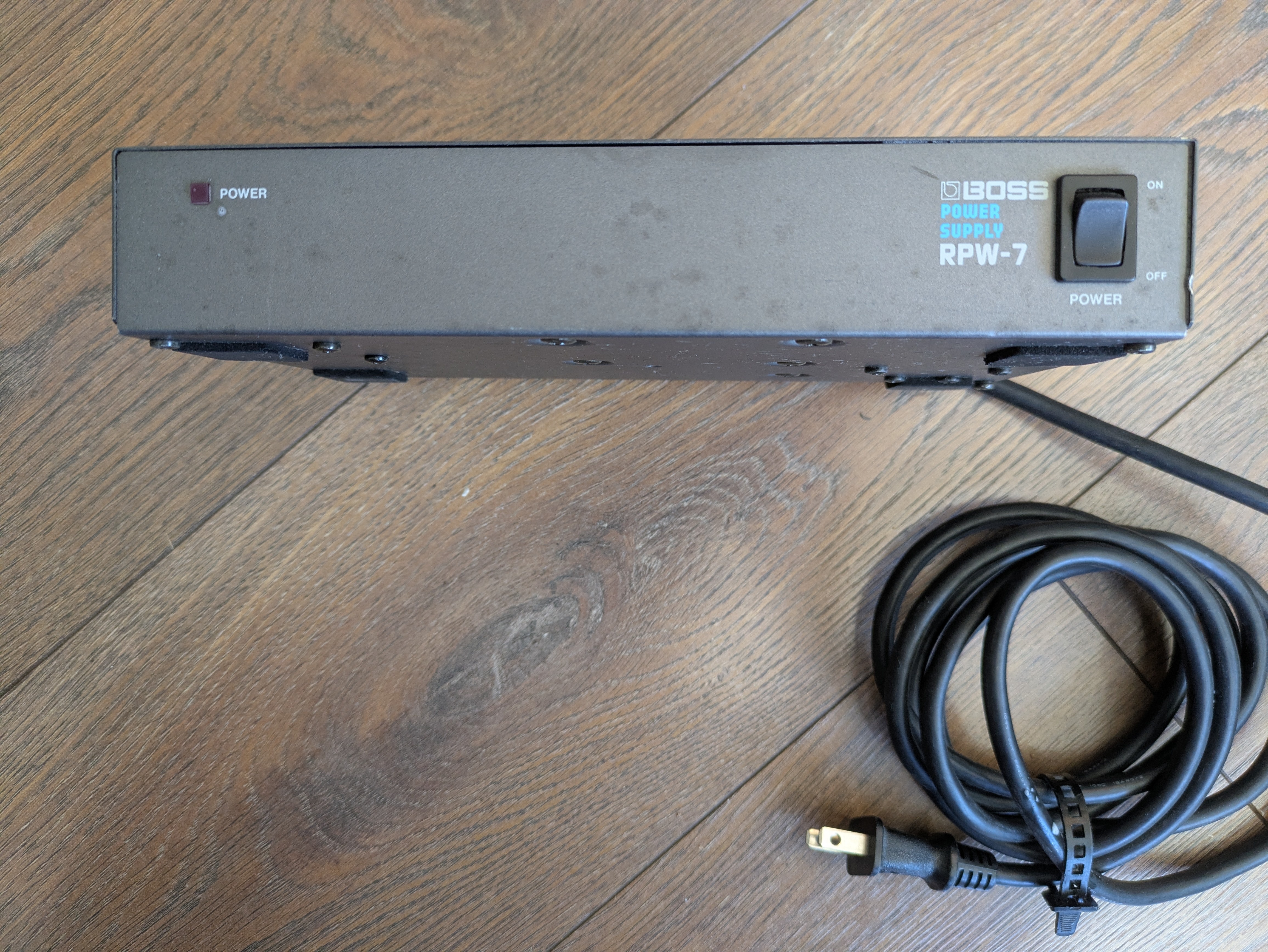 Vends Alimentation Boss RPW-7 Power Supply