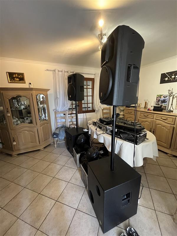 Pack Sono Complet DJ – 2 Tops + 2 Subs + Accessoires – Prêt à l’emploi