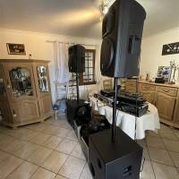 Pack Sono Complet DJ – 2 Tops + 2 Subs + Accessoires – Prêt à l’emploi