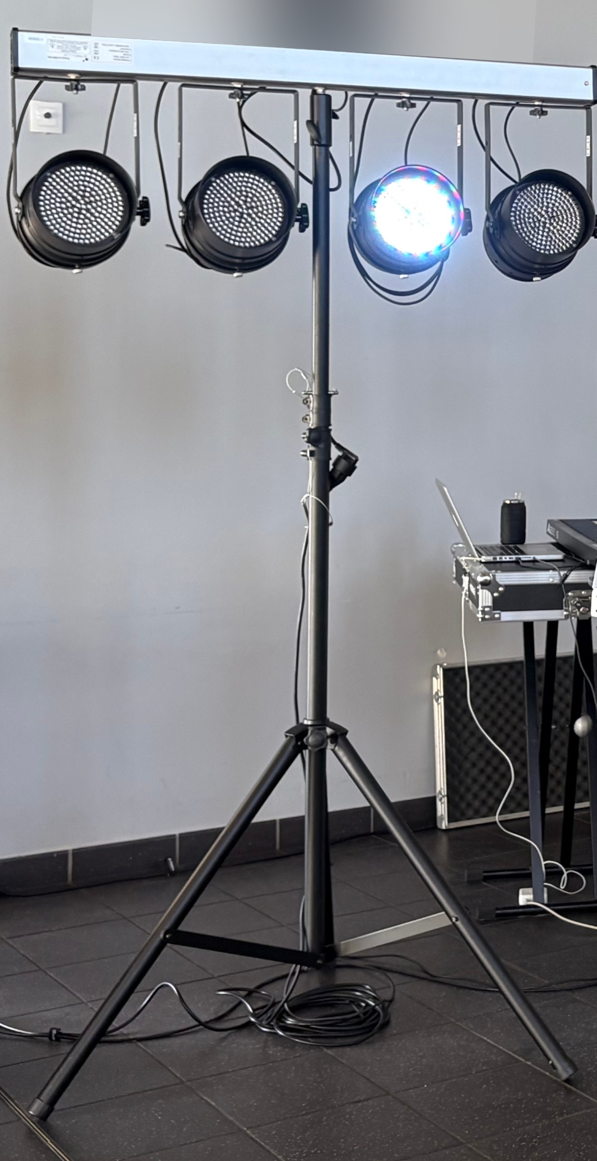 Vends 8 Par 64 led 10 mm black RGB