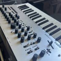 Vends Korg Minilogue