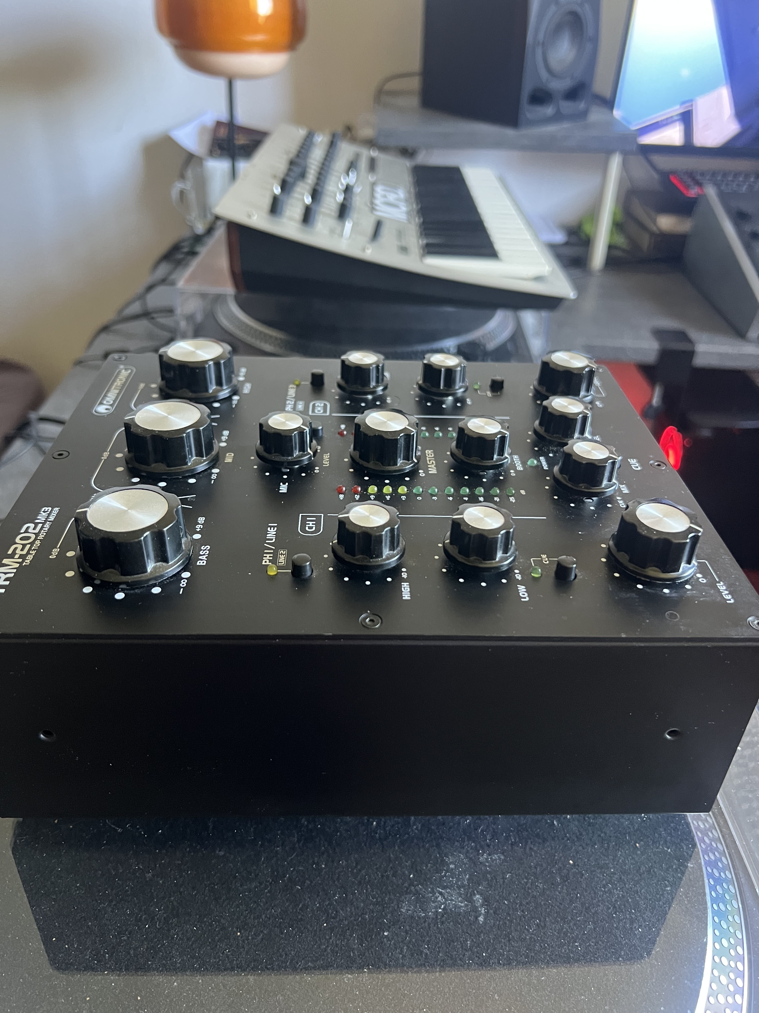 Vends Omnitronic TRM-202 MK3