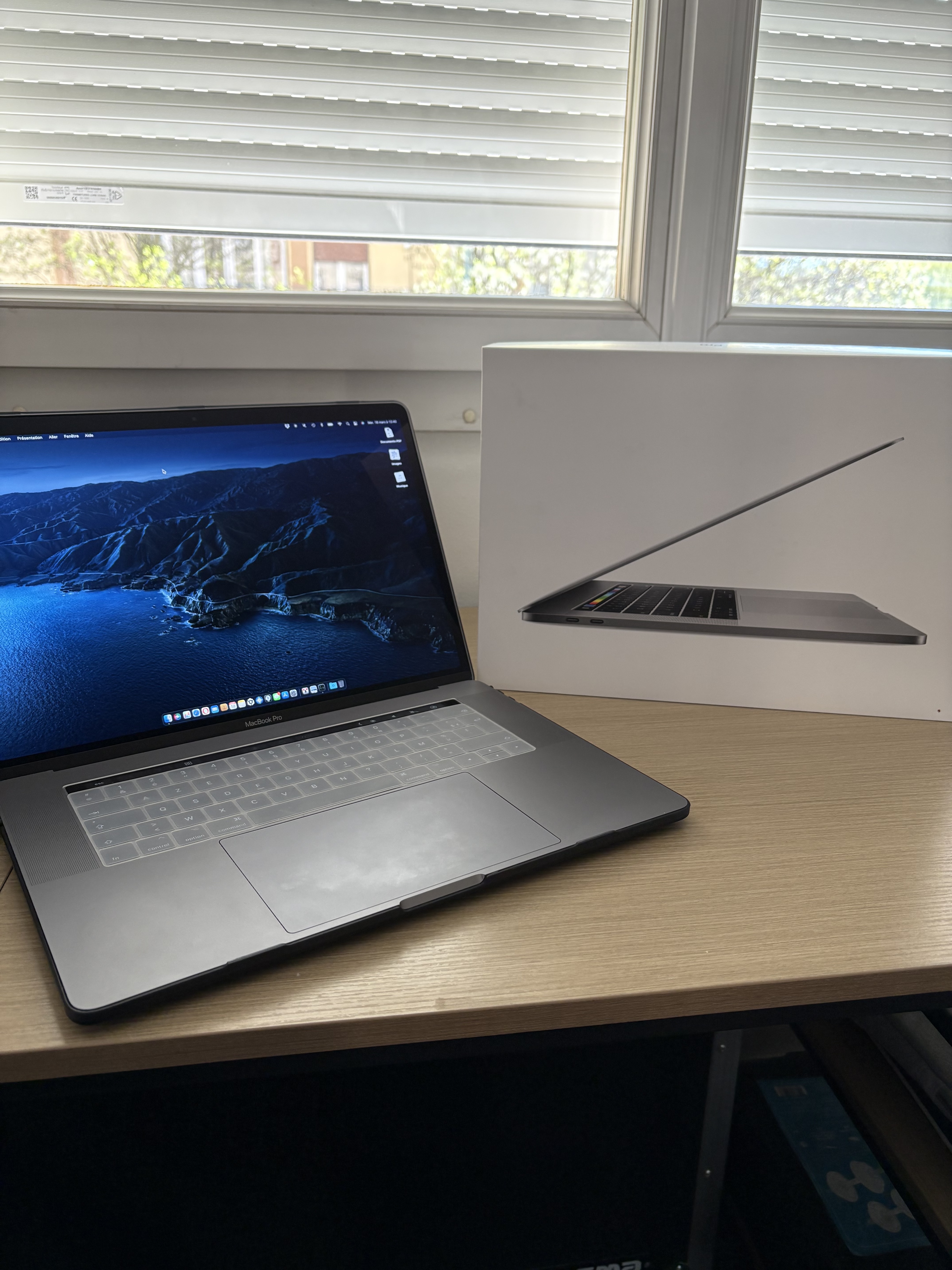 MacBook Pro 15 2017 i7 + GPU / Batterie & Écran récents / Pack complet