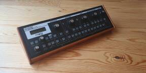 Moog Slim Phatty – Très bon état + Woodkit (Rack en bois)