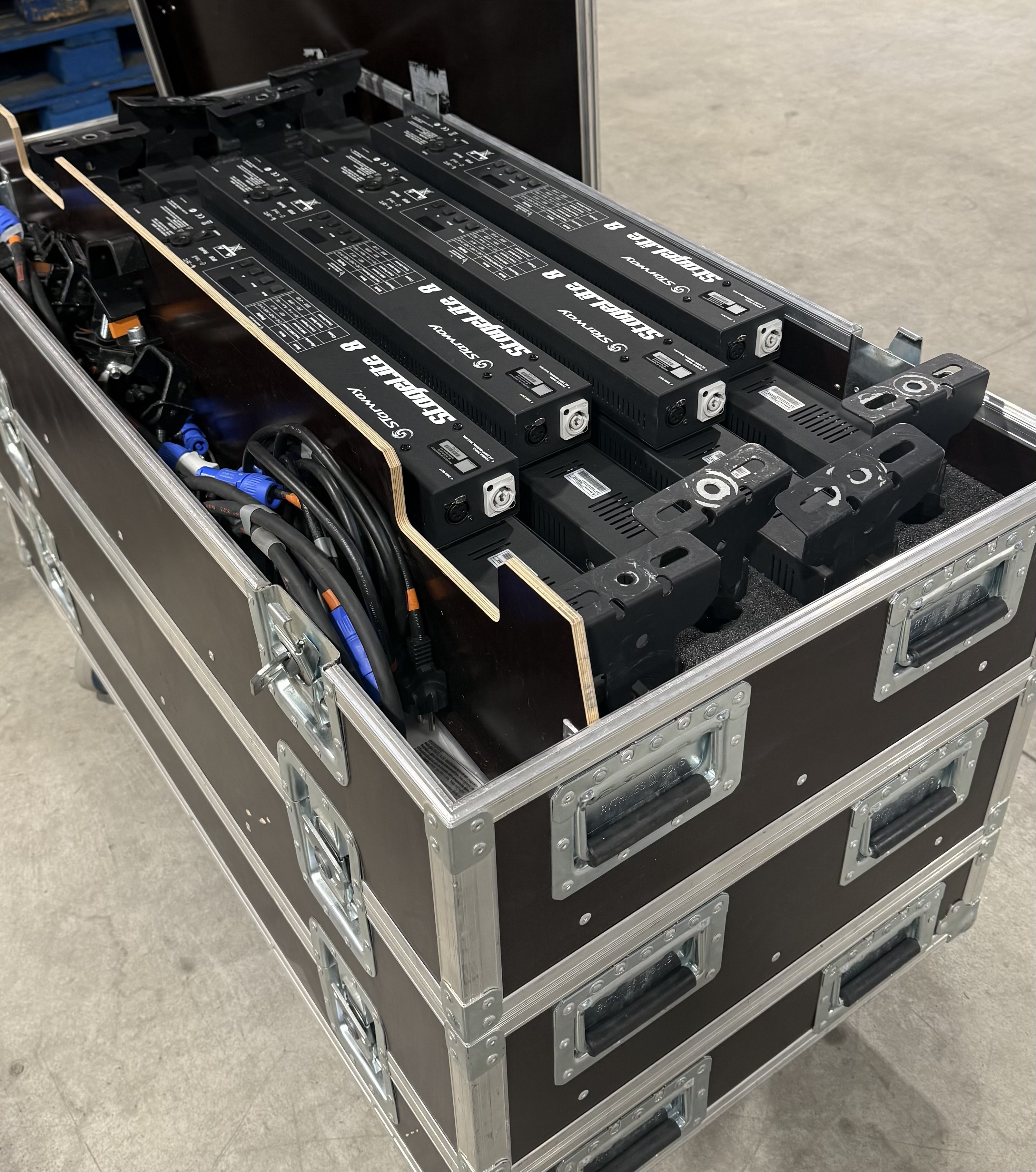 D- Kit de 12 projecteurs STAGELIGHT