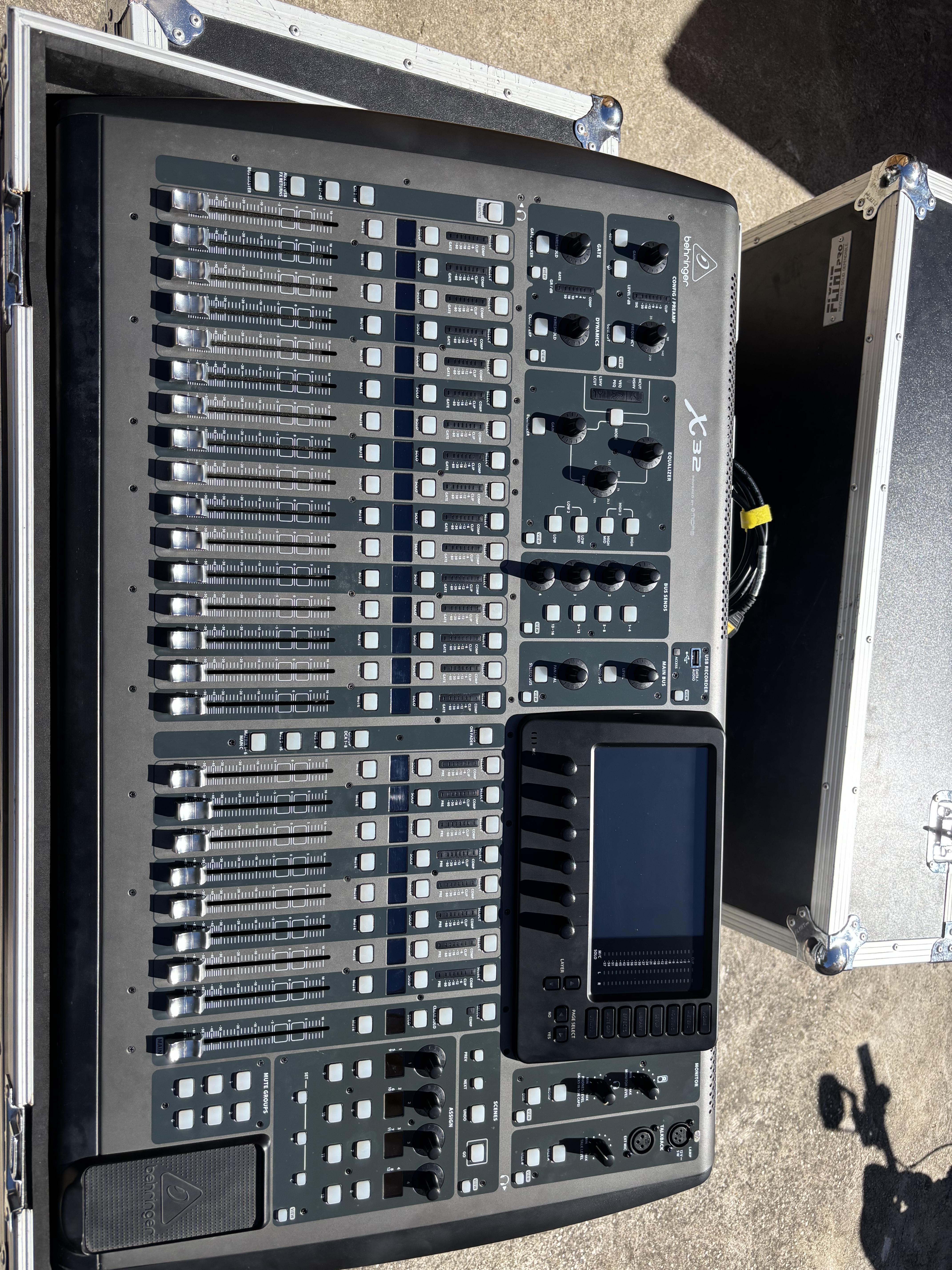 Behringer X32 + FlighCase