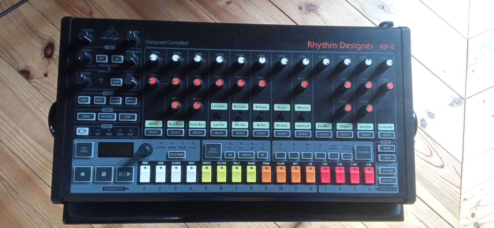Behringer RD-8