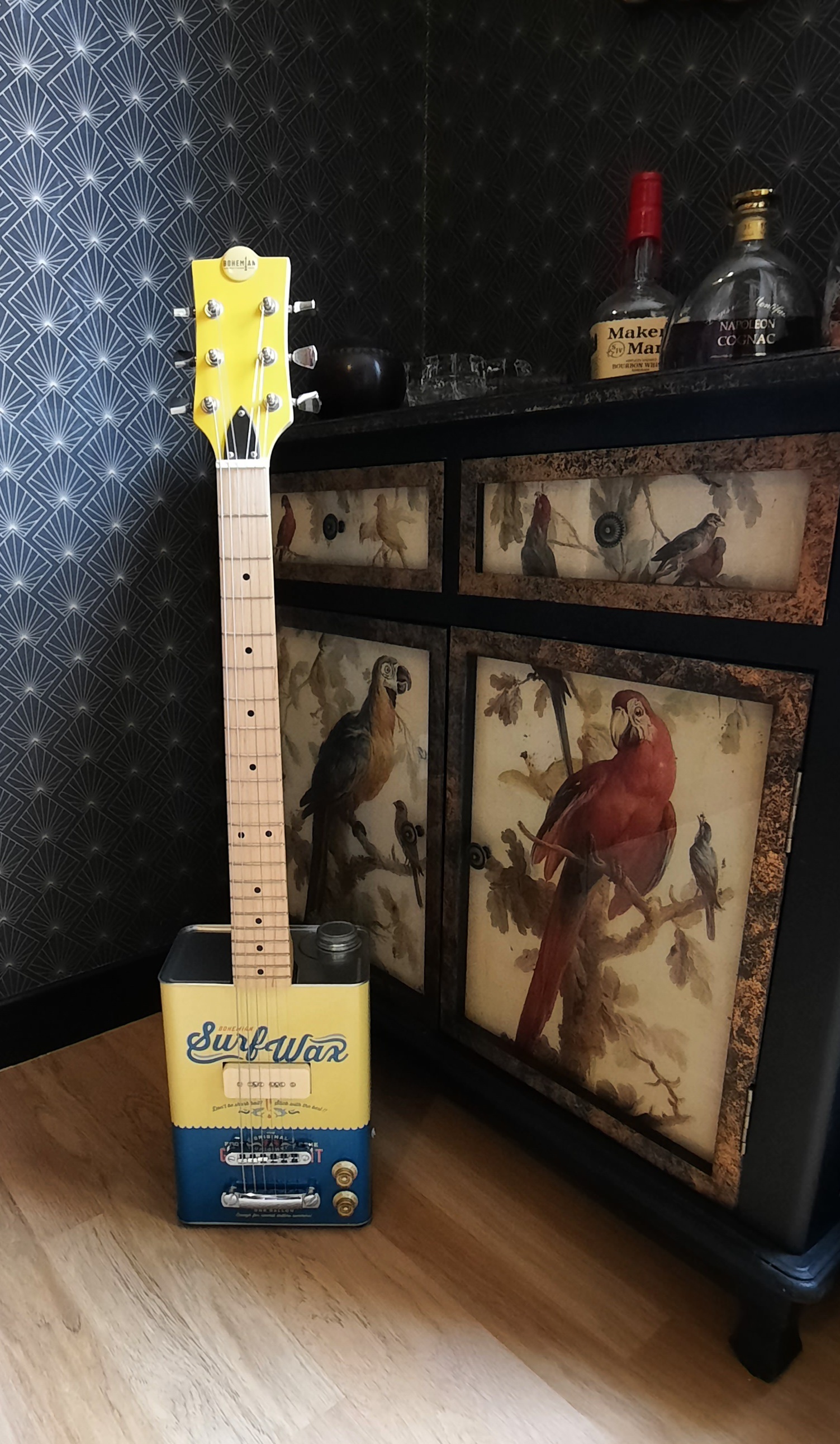 Vends Bohemian Guitars Surfwax avec housse