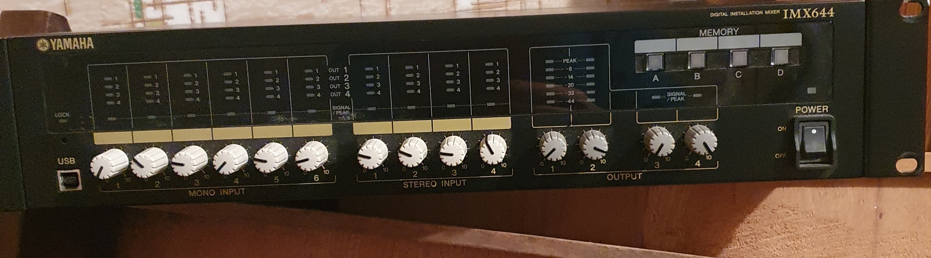 Console Yamaha IMX 644