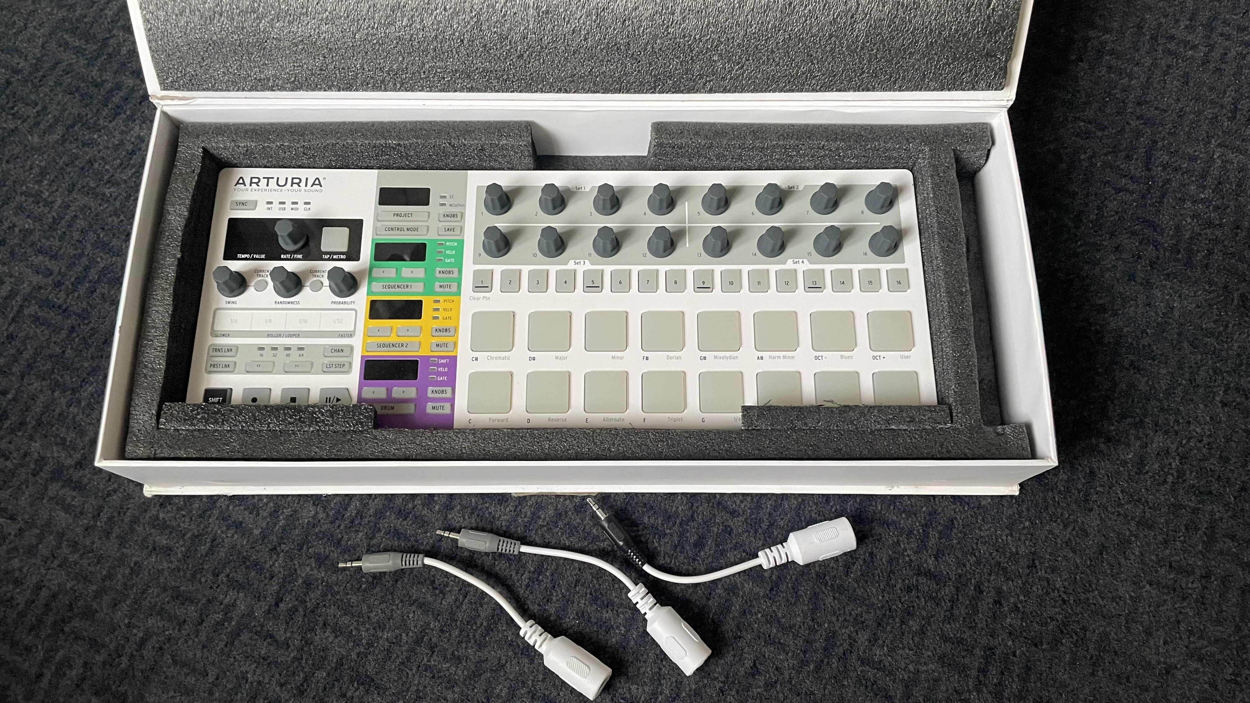 Arturia BeatStep Pro (17352)