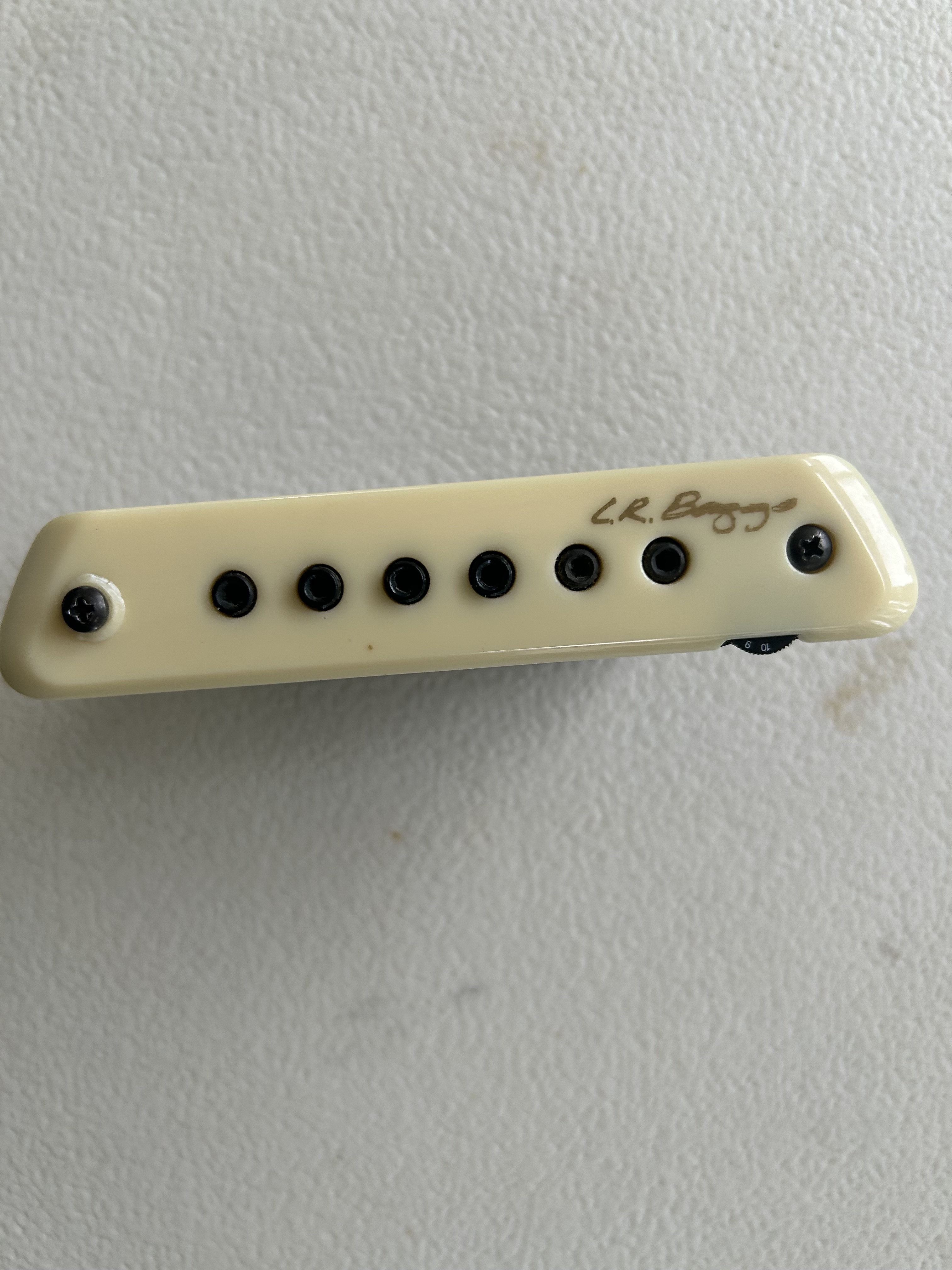 Micro guitare acoustique LR BAGGS M1A