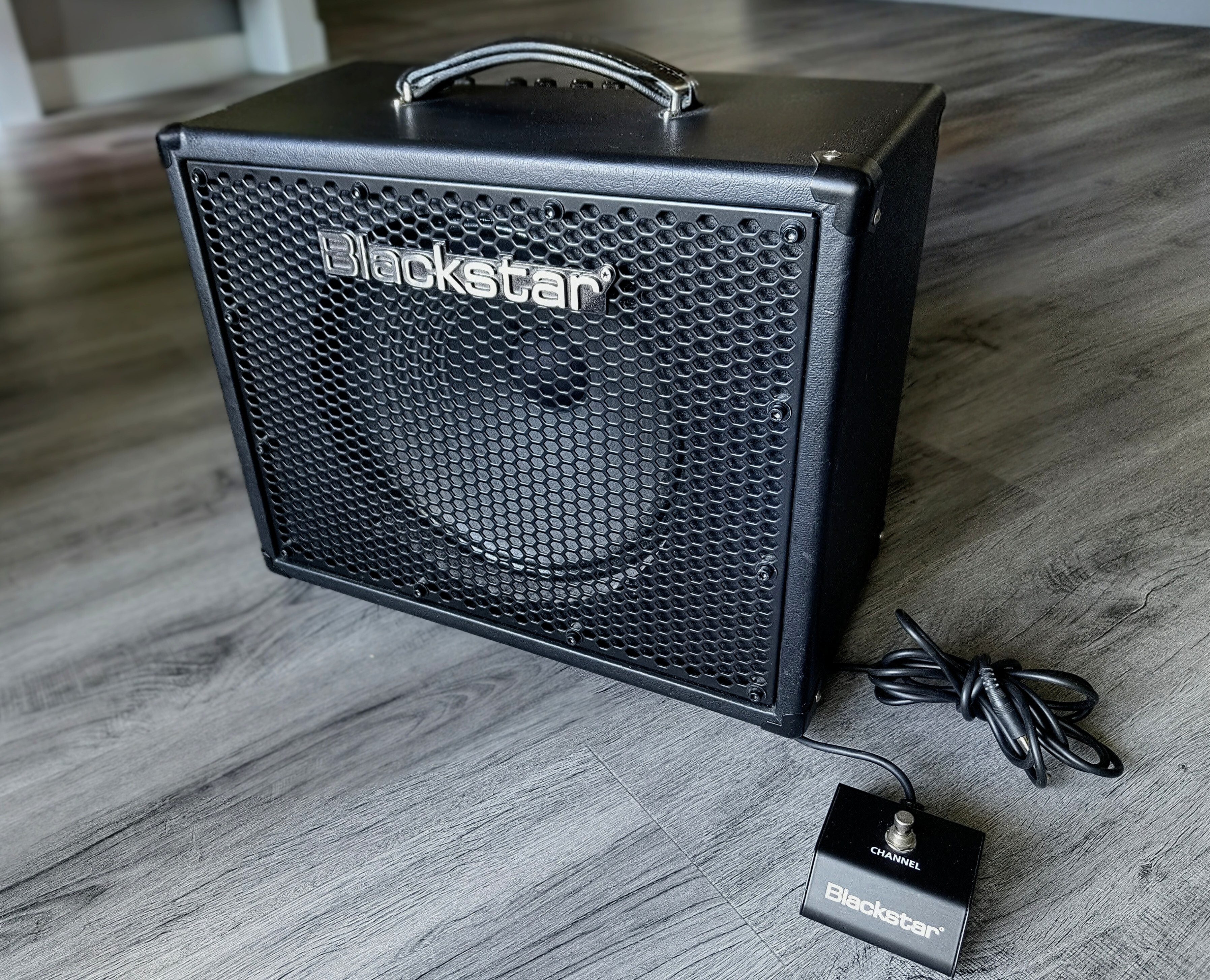 Vends amplificateur guitare à lampes Blackstar HT Metal 5 (Combo)