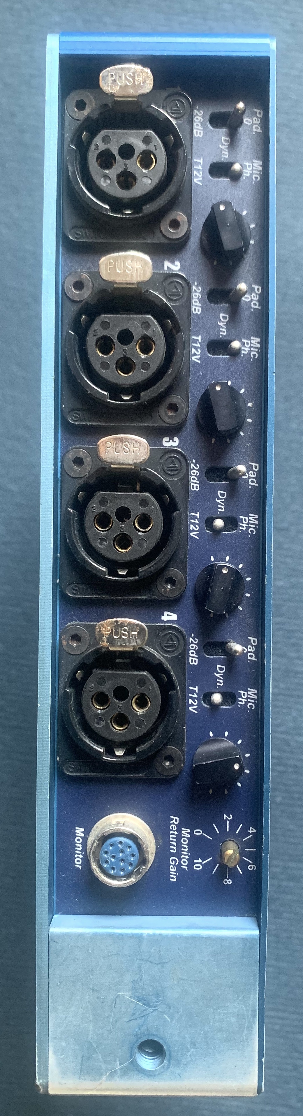 AETA Mix2000 côté input gauche