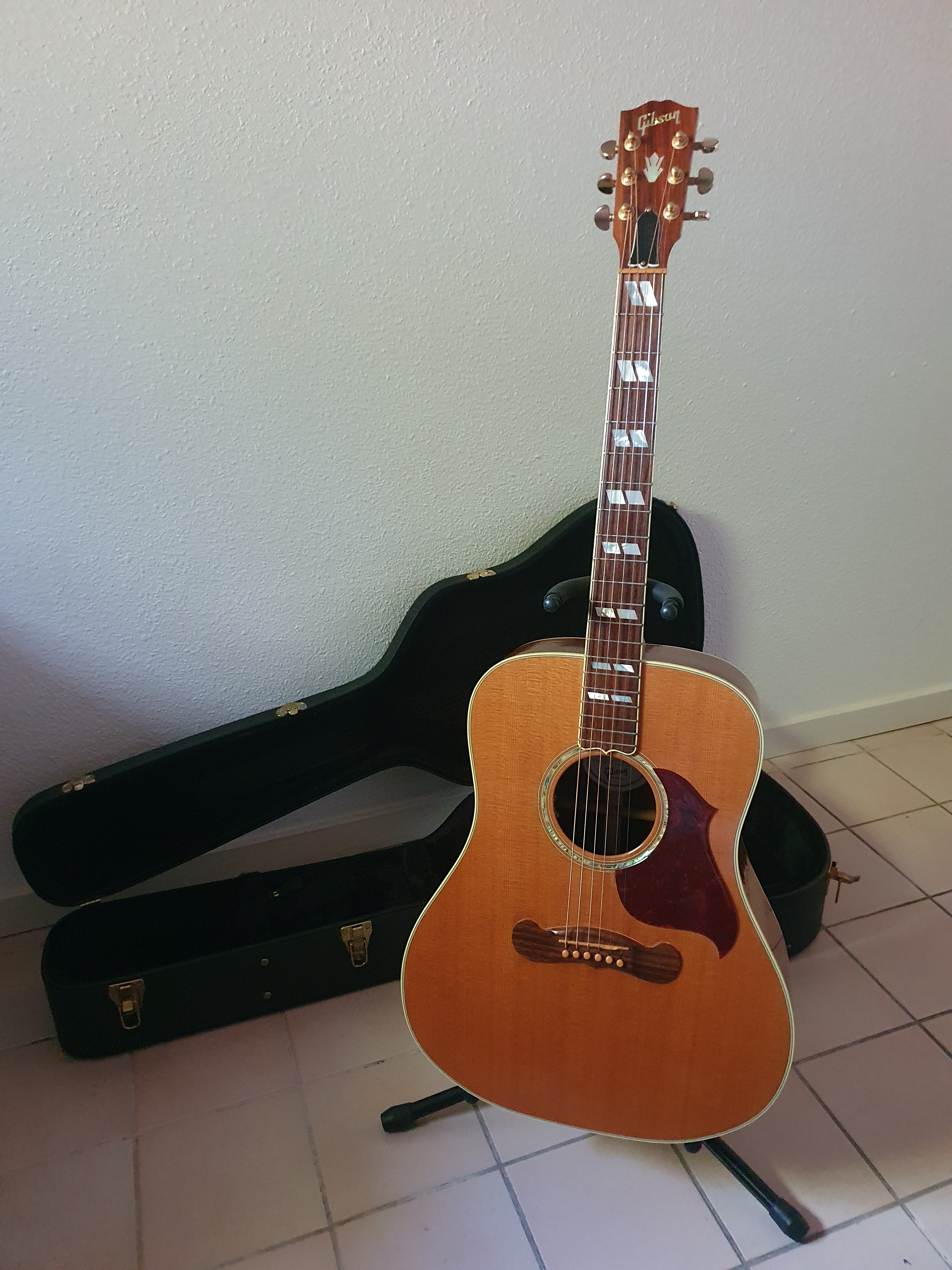 Vends superbe Gibson Songwriter Deluxe Studio 