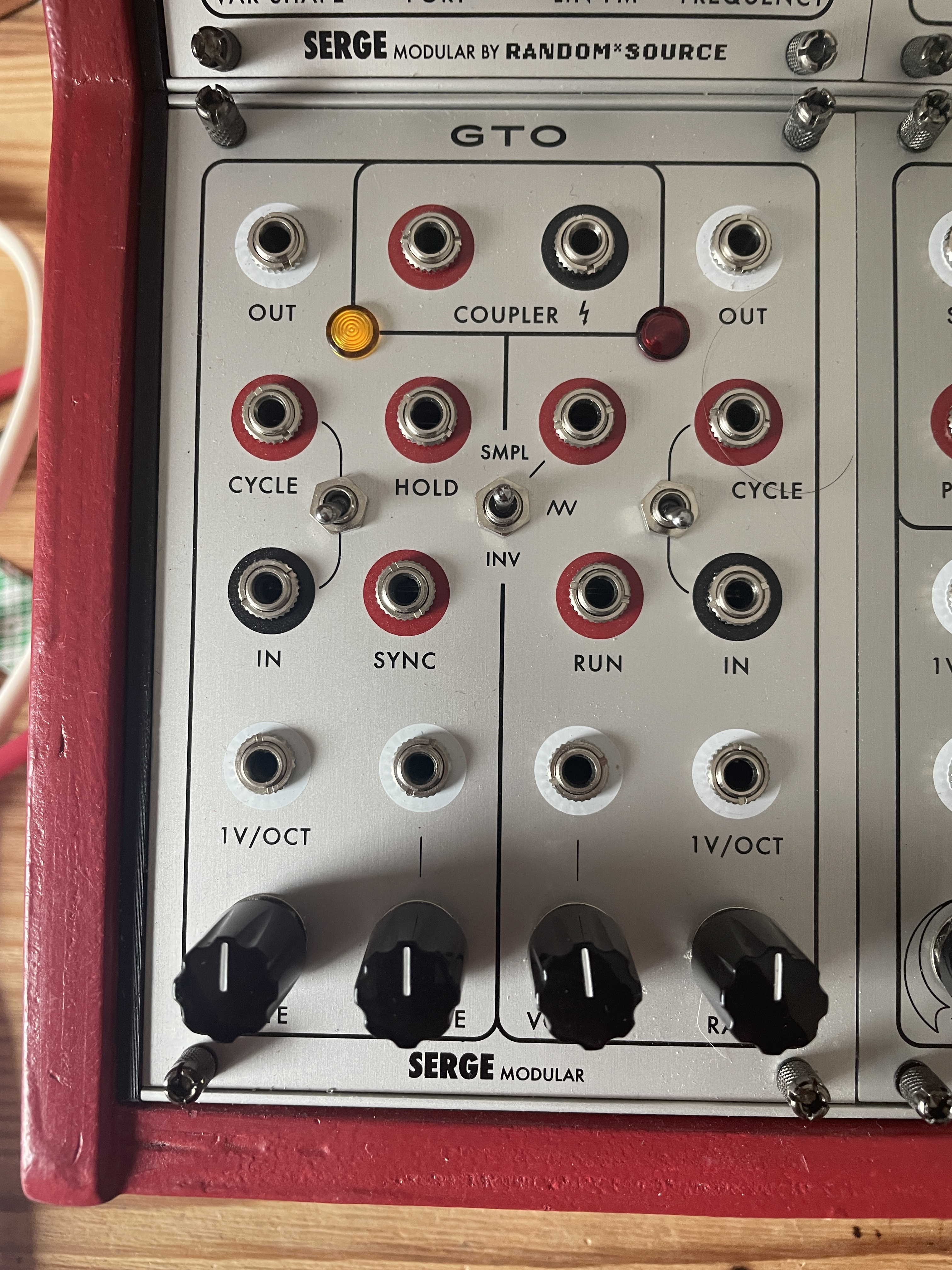 Vends Random Source Serge GTO