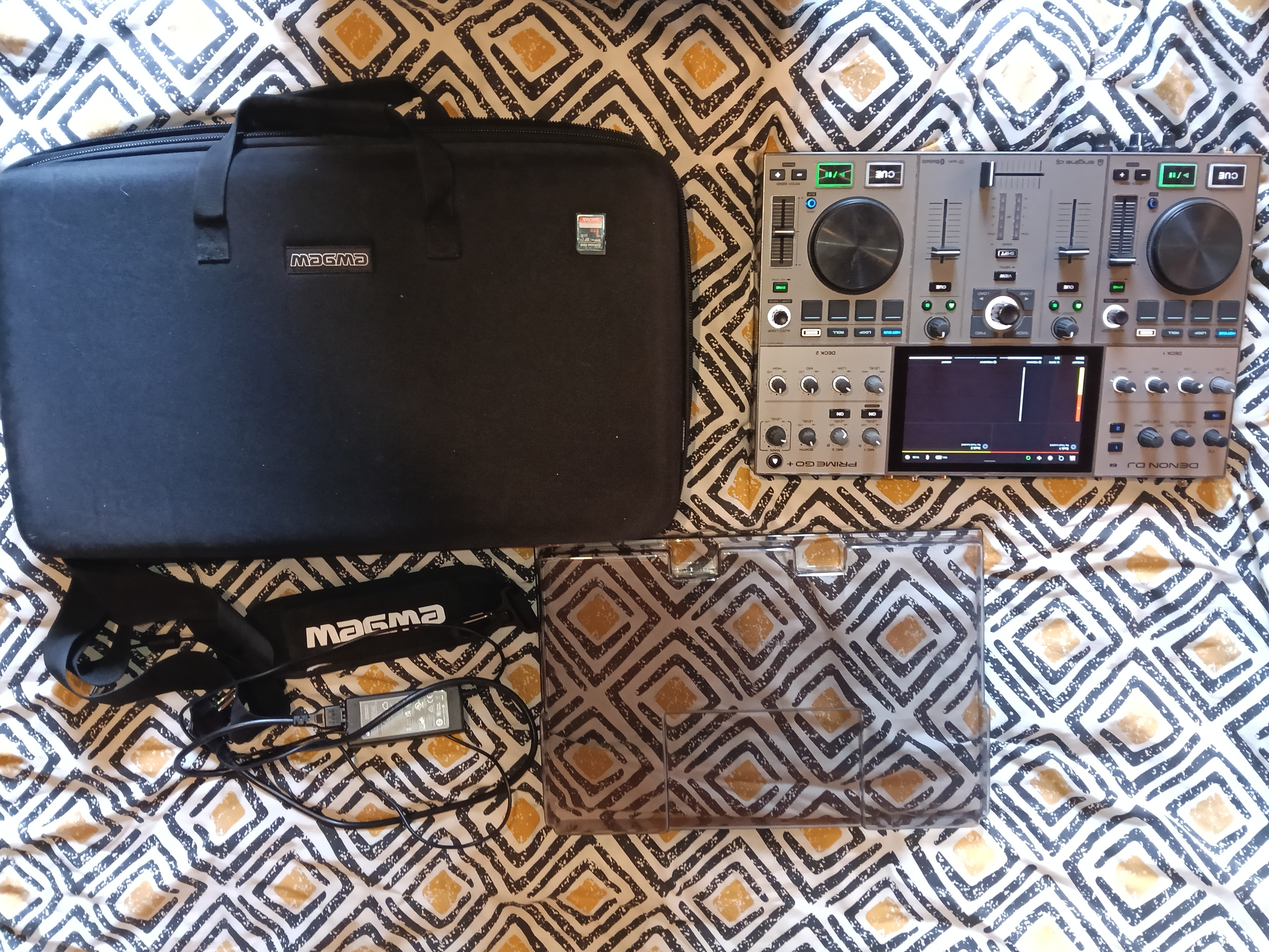 Denon prime go + avec deck saver et mallette magma