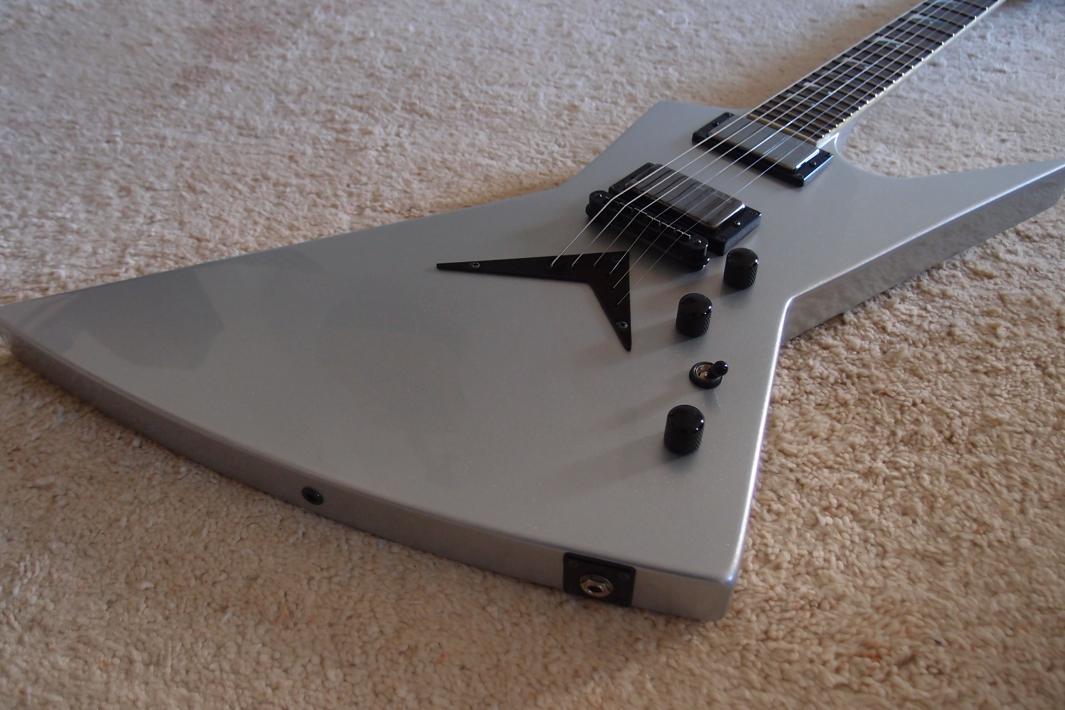 Vends Dean Zero Dave Mustaine excellent état