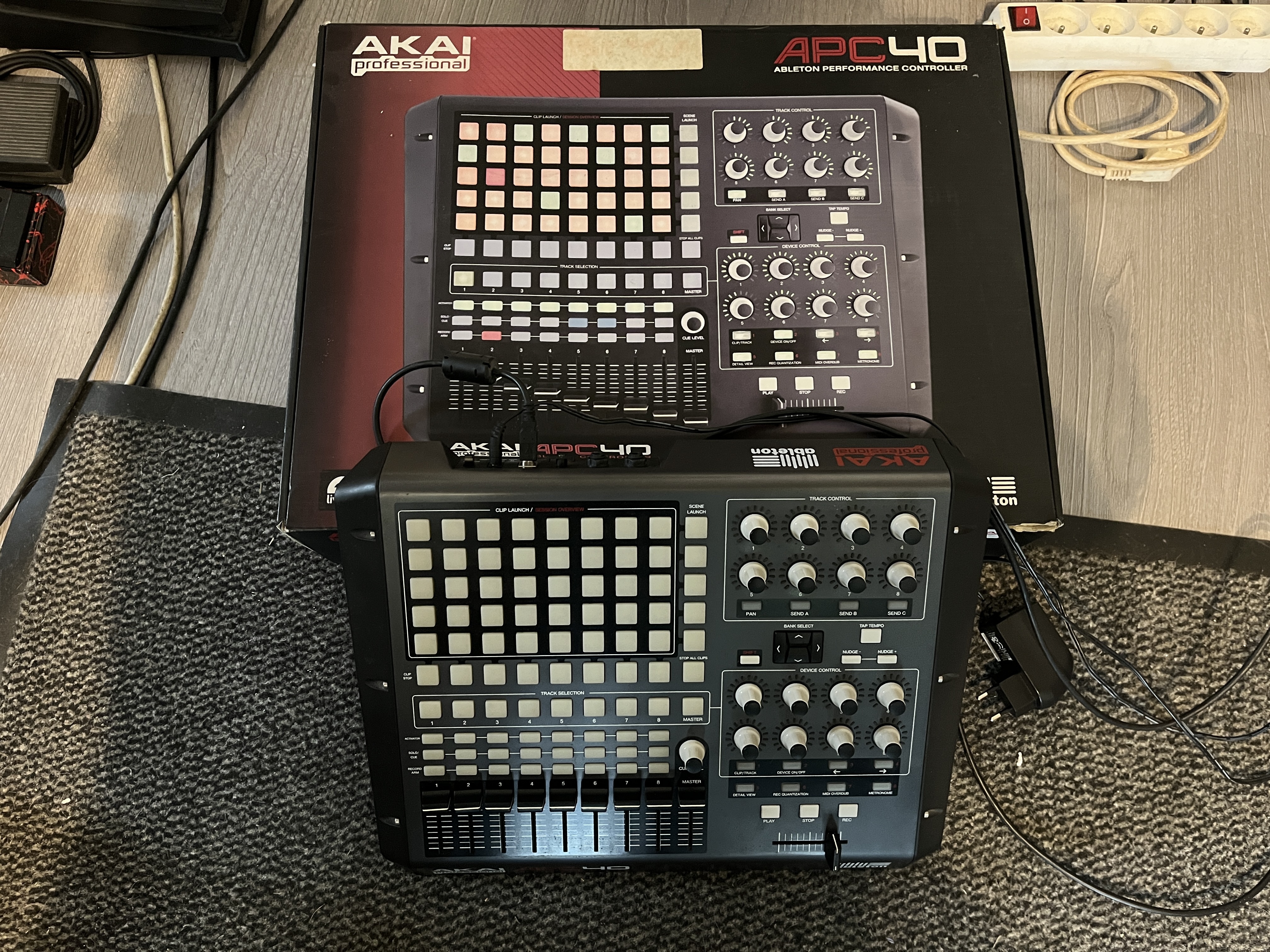 Vends Akai APC40