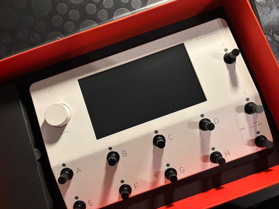 Neural DSP Quad Cortex Édition Spéciale Blanc/Noir