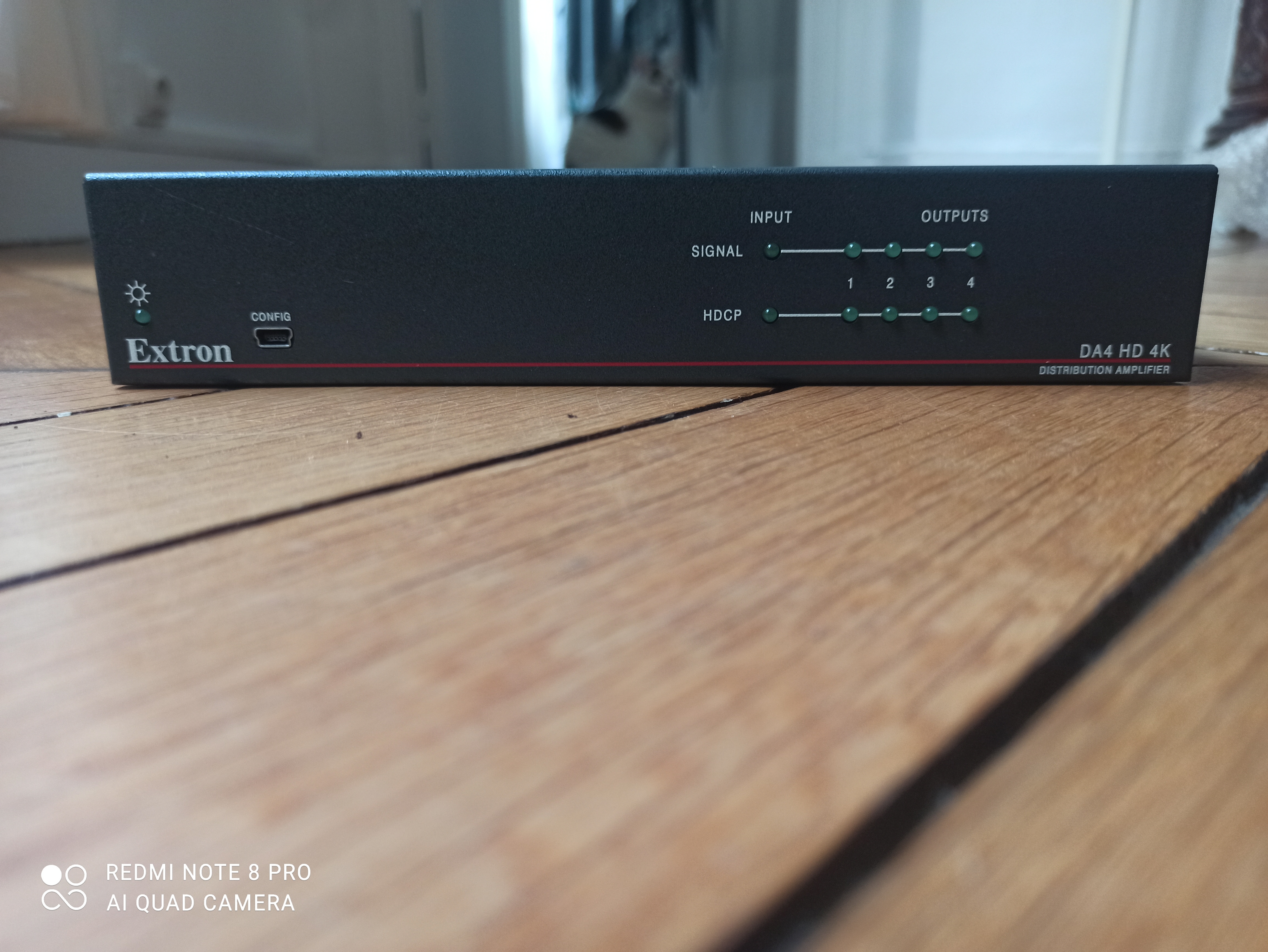 Vends distributeur-amplificateur HDMI 4K Extron DA4 HD 4K