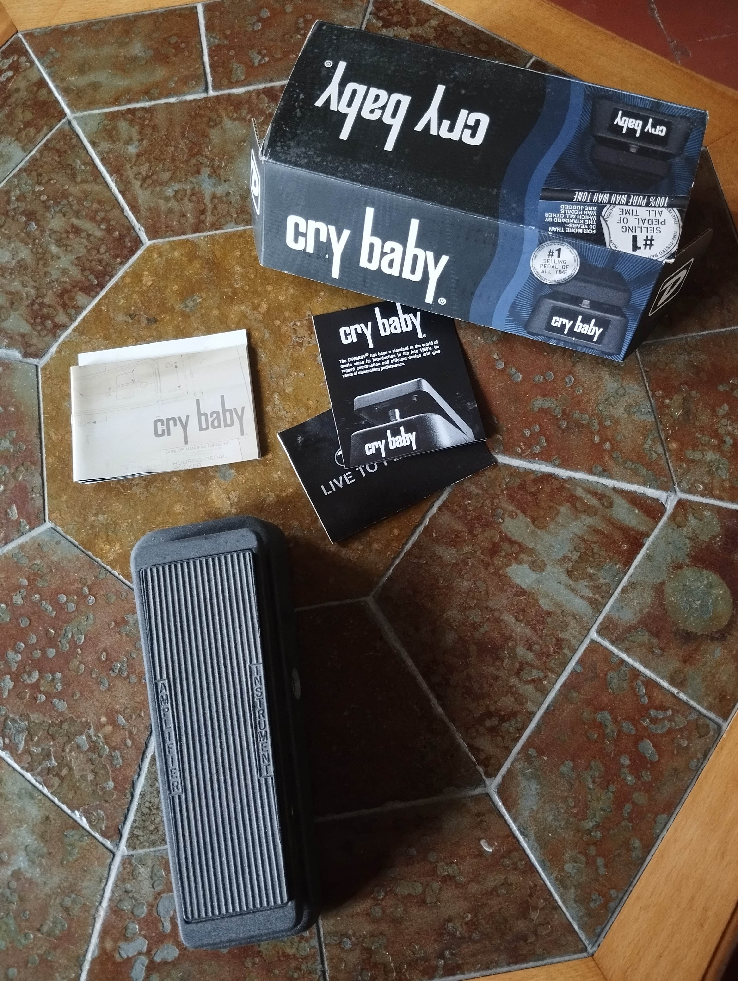 Vends Cry Baby peu utilisée