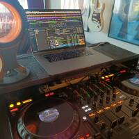 DDJ-1000 + Flight case UDG