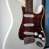 Squier Classic Vibe 70s Stratocaster Olympic White – Neuve