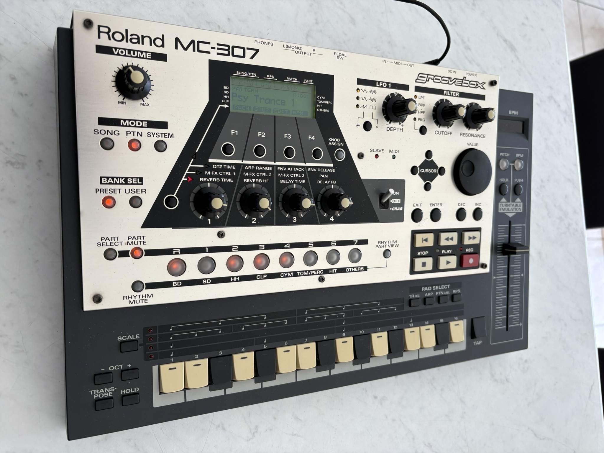 roland MC307