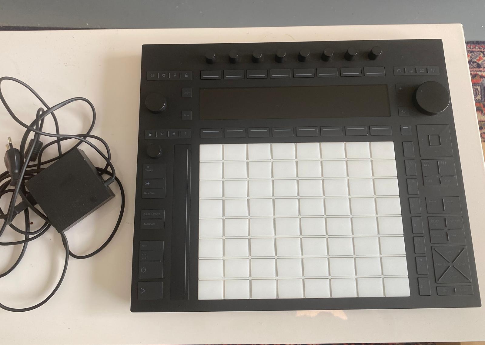 push 3 standalone , etat neuf avec deck saver  garentit jusque dec 2028