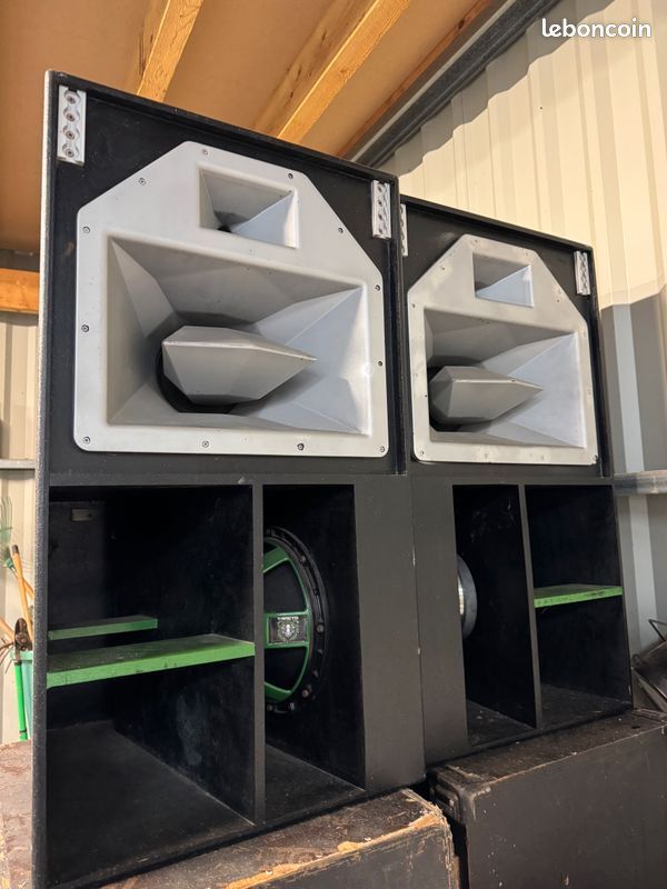 Paire d’enceintes T3V Plan Privé Marco – longue portée – fabrication Tracto Sound System+ cablage 6.2 10m