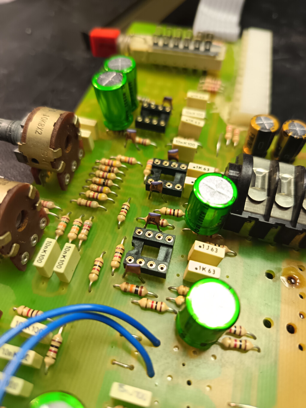 6805696.jpg 6805696.jpg