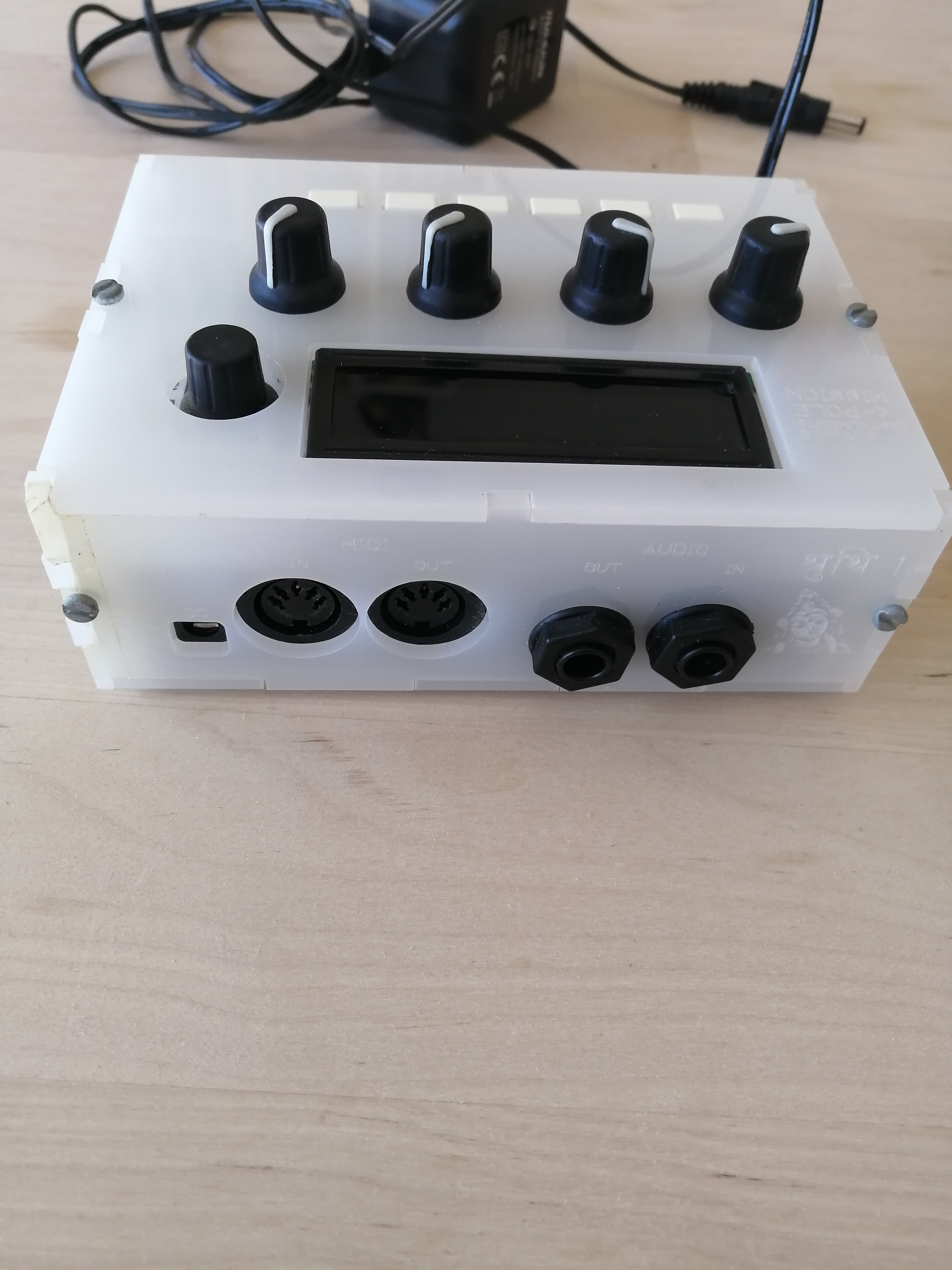 Mutable Instruments Shruthi-1 4-Pole Mission Edition (78734)