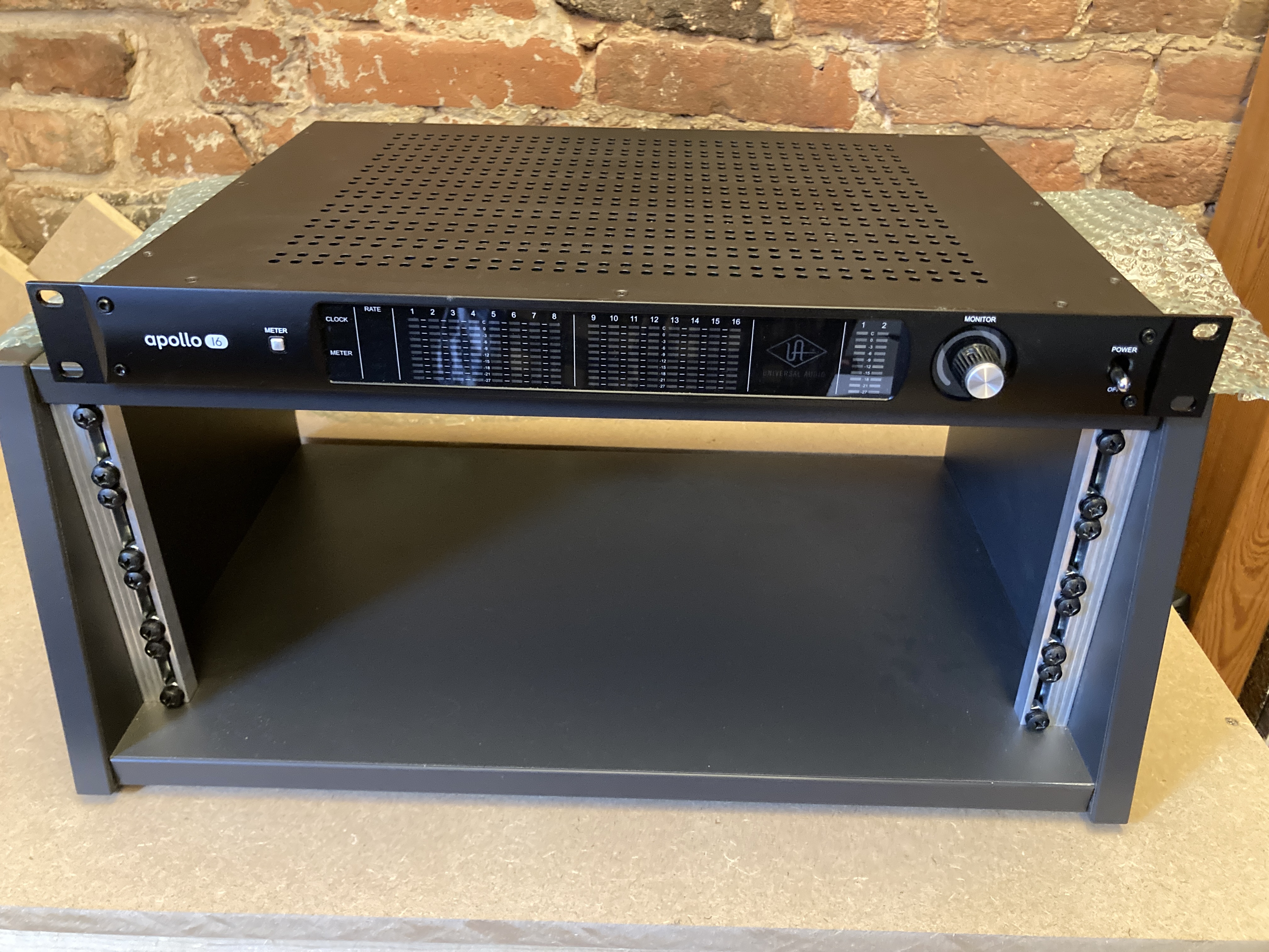 UAD Apollo 16 - Face Av