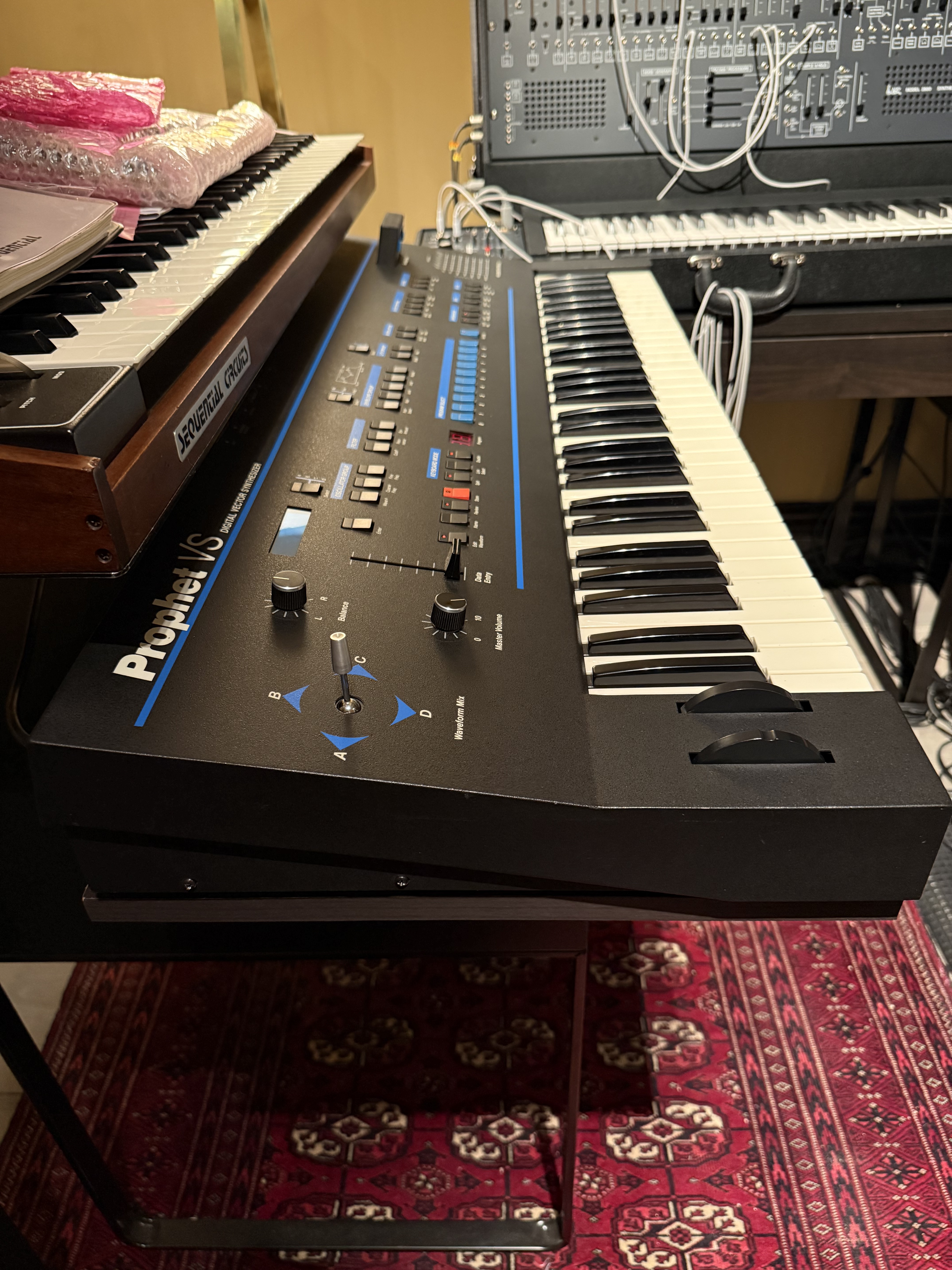 Vends Prophet VS état musée + nombreux accessoires