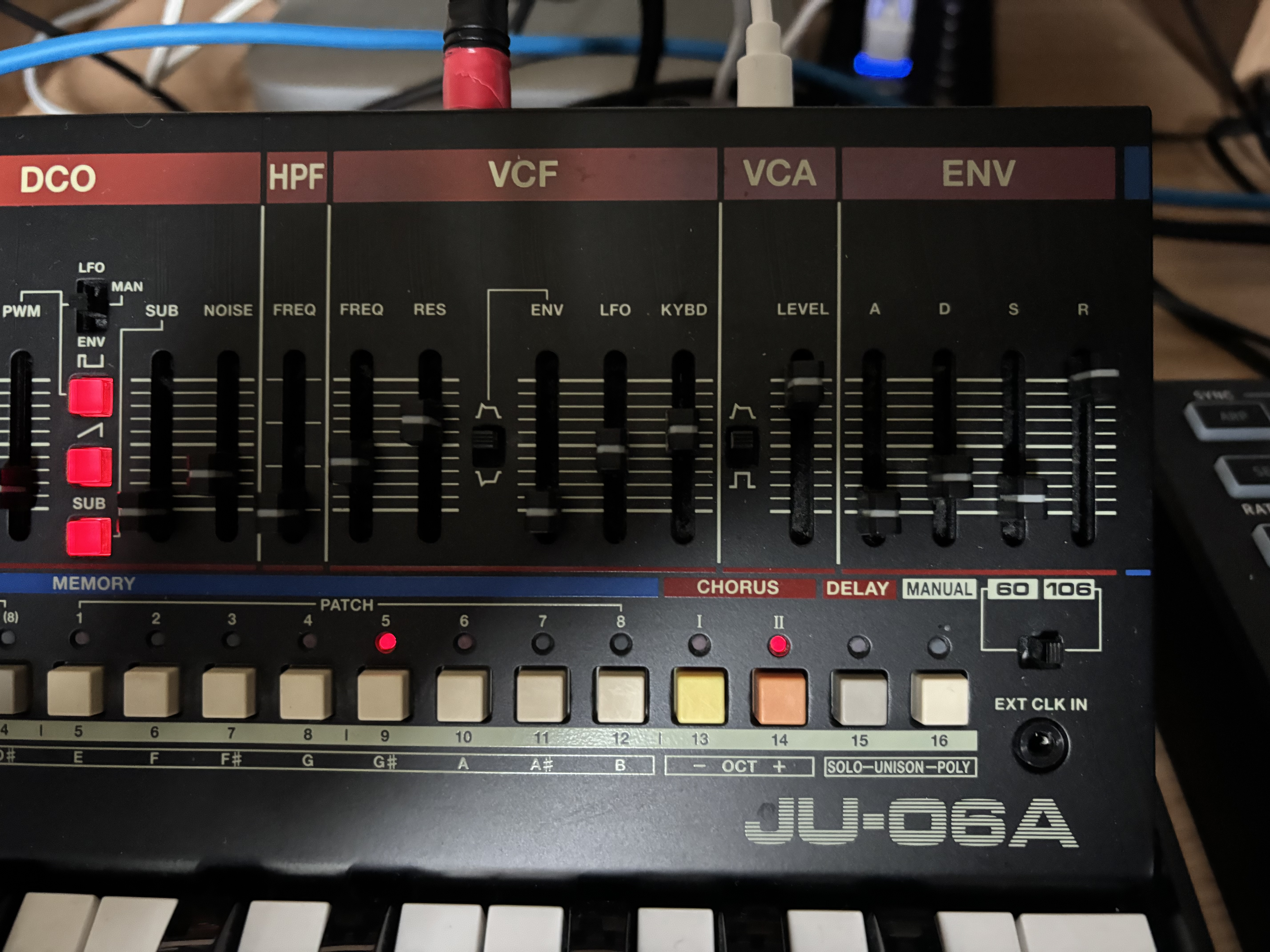 Roland JU-06A (99855)