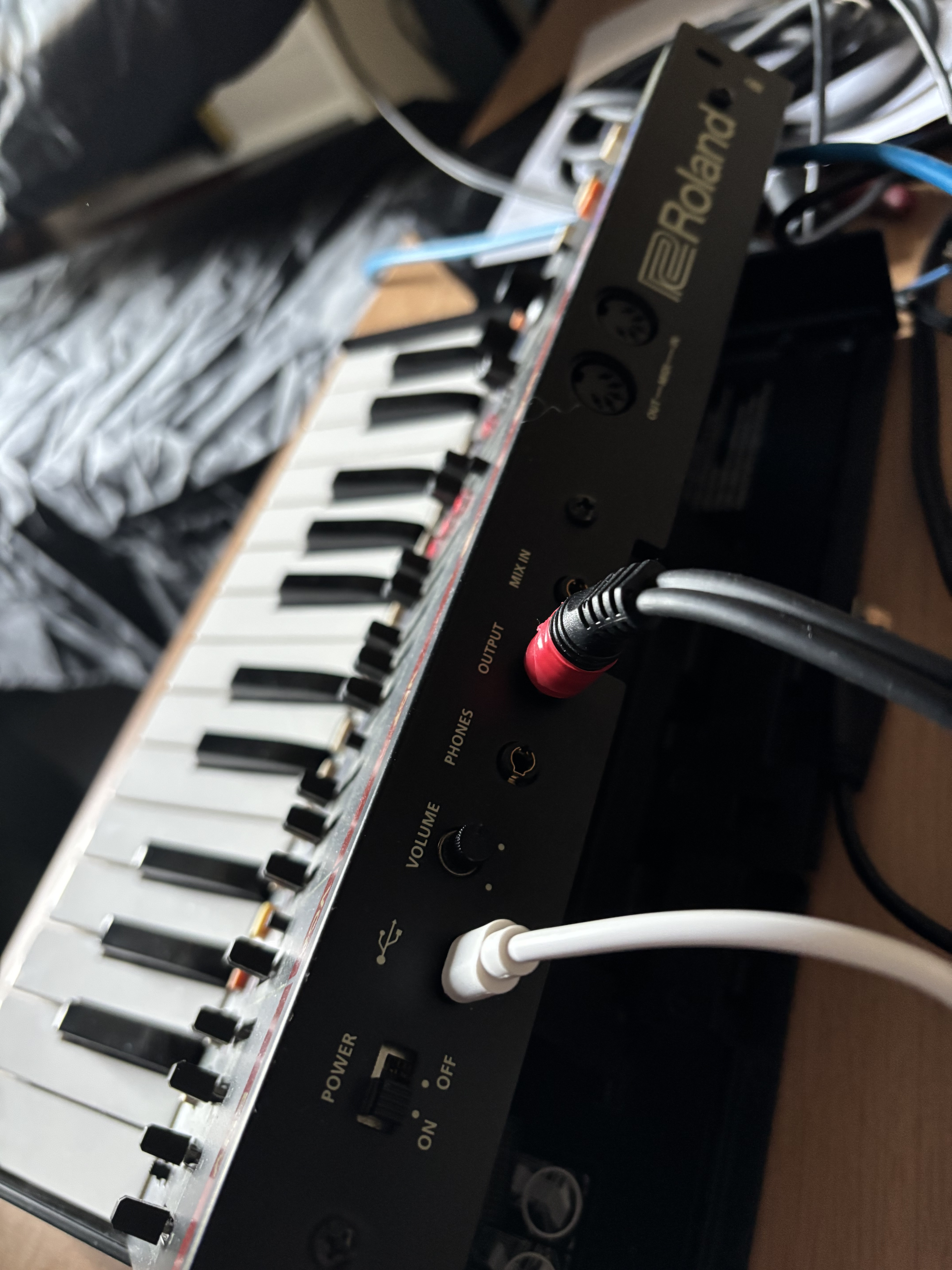 Roland JU-06A (76993)