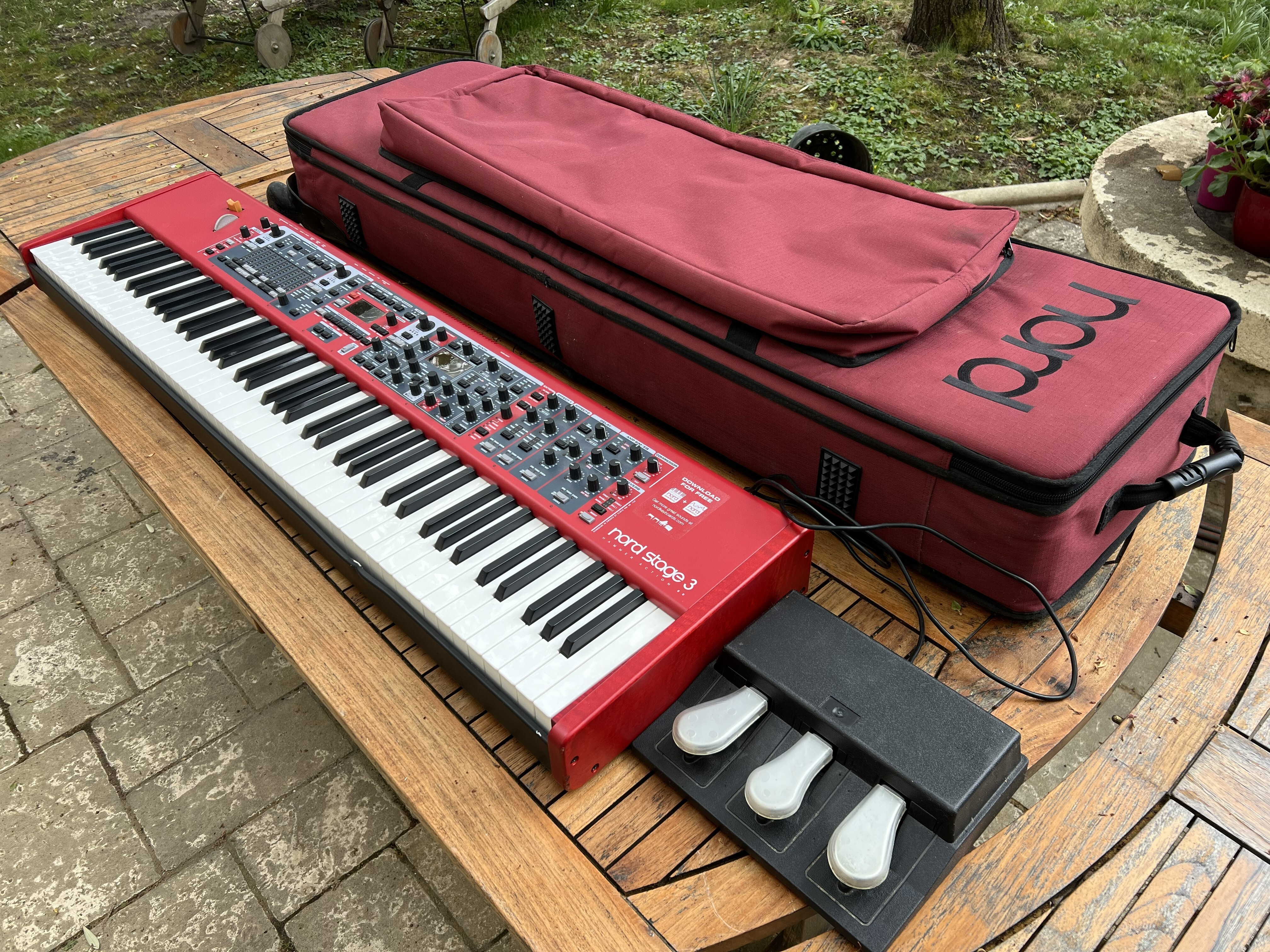 Vends second Nord Stage 3 88 + accessoires + 2h de prise en main