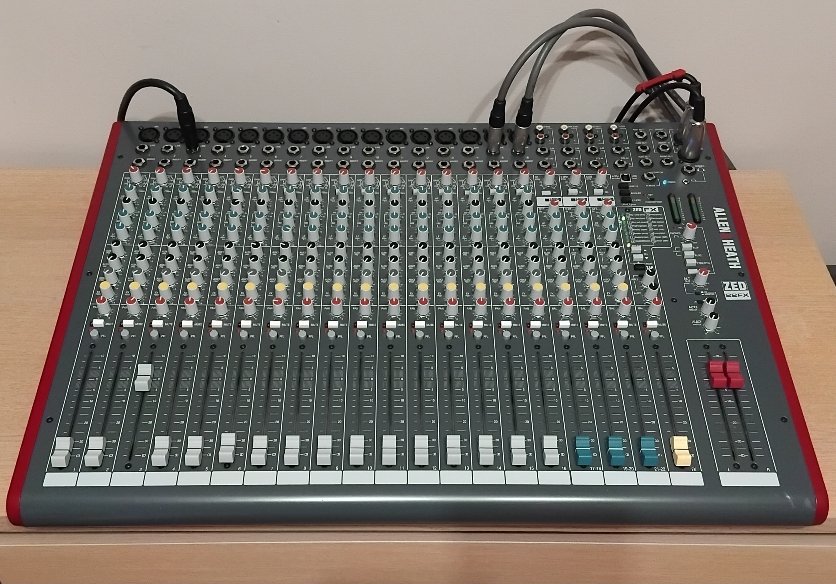Allen & Heath ZED-22FX