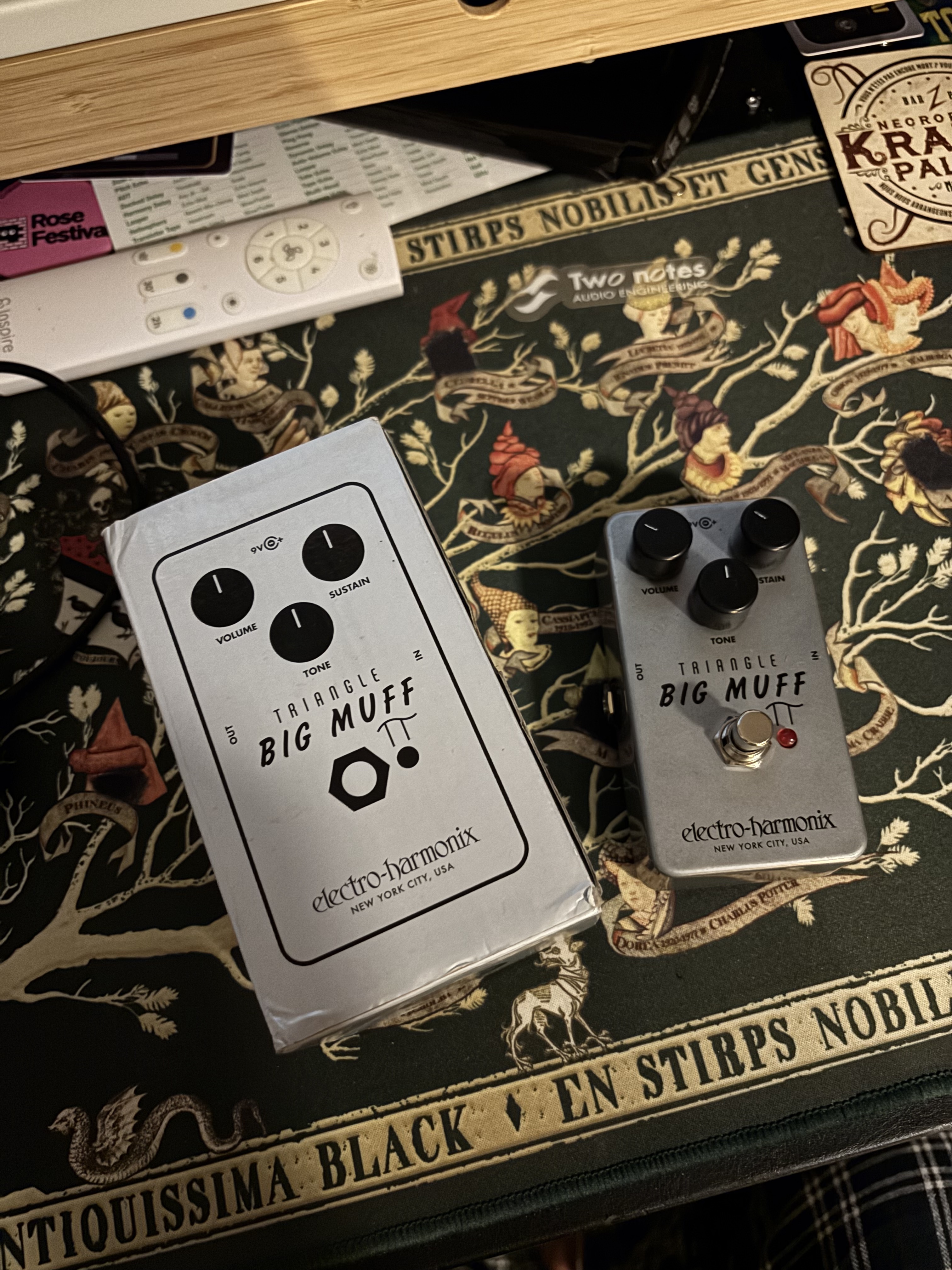 vends EHX Triangle Bif Muff neuve.