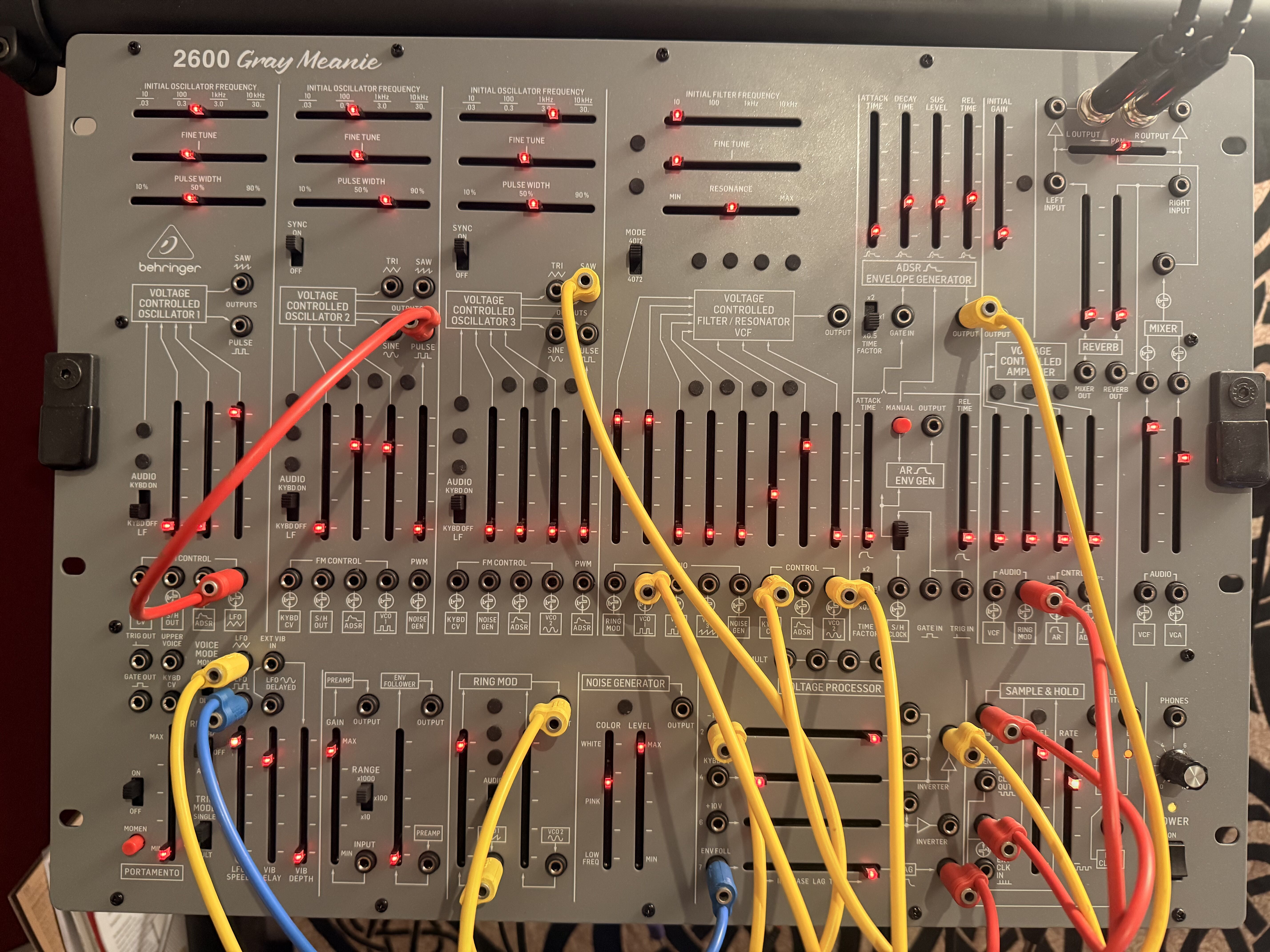 Vends Behringer 2600 Gray Meanie