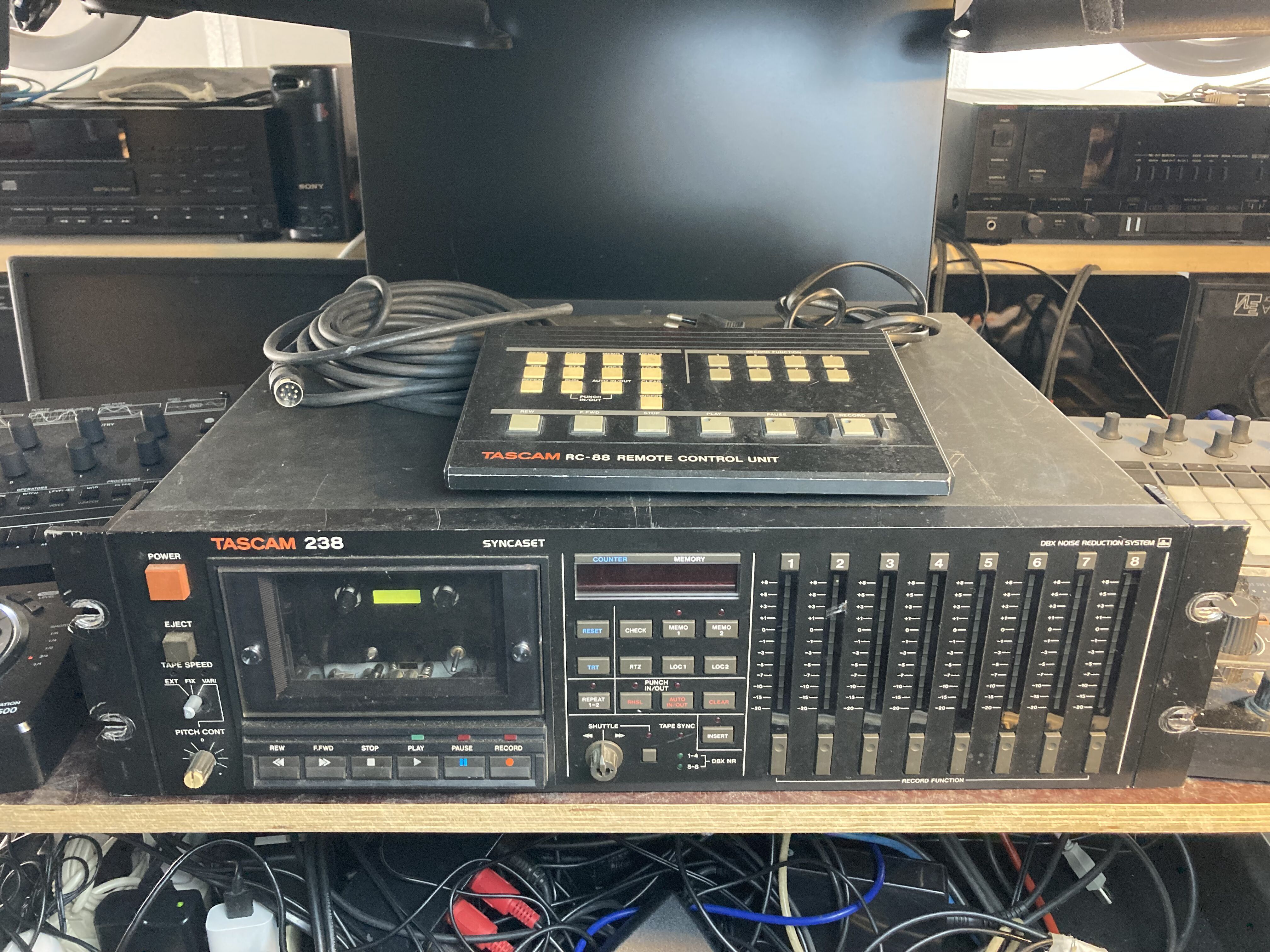 TASCAM 238 dbx POUR REVISION + TELECOMMANDE RC-88