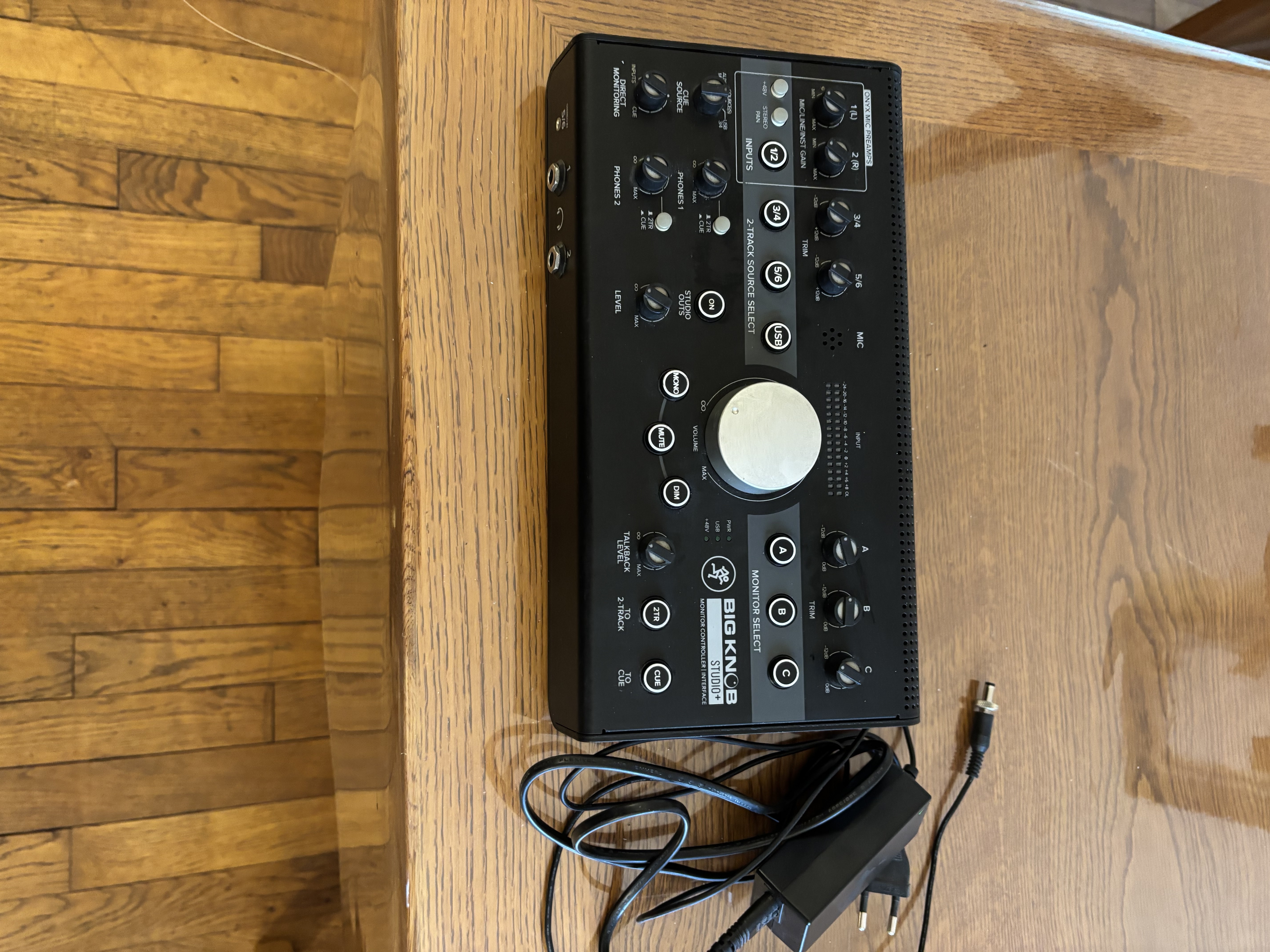 Je vends un Mackie Big Knob