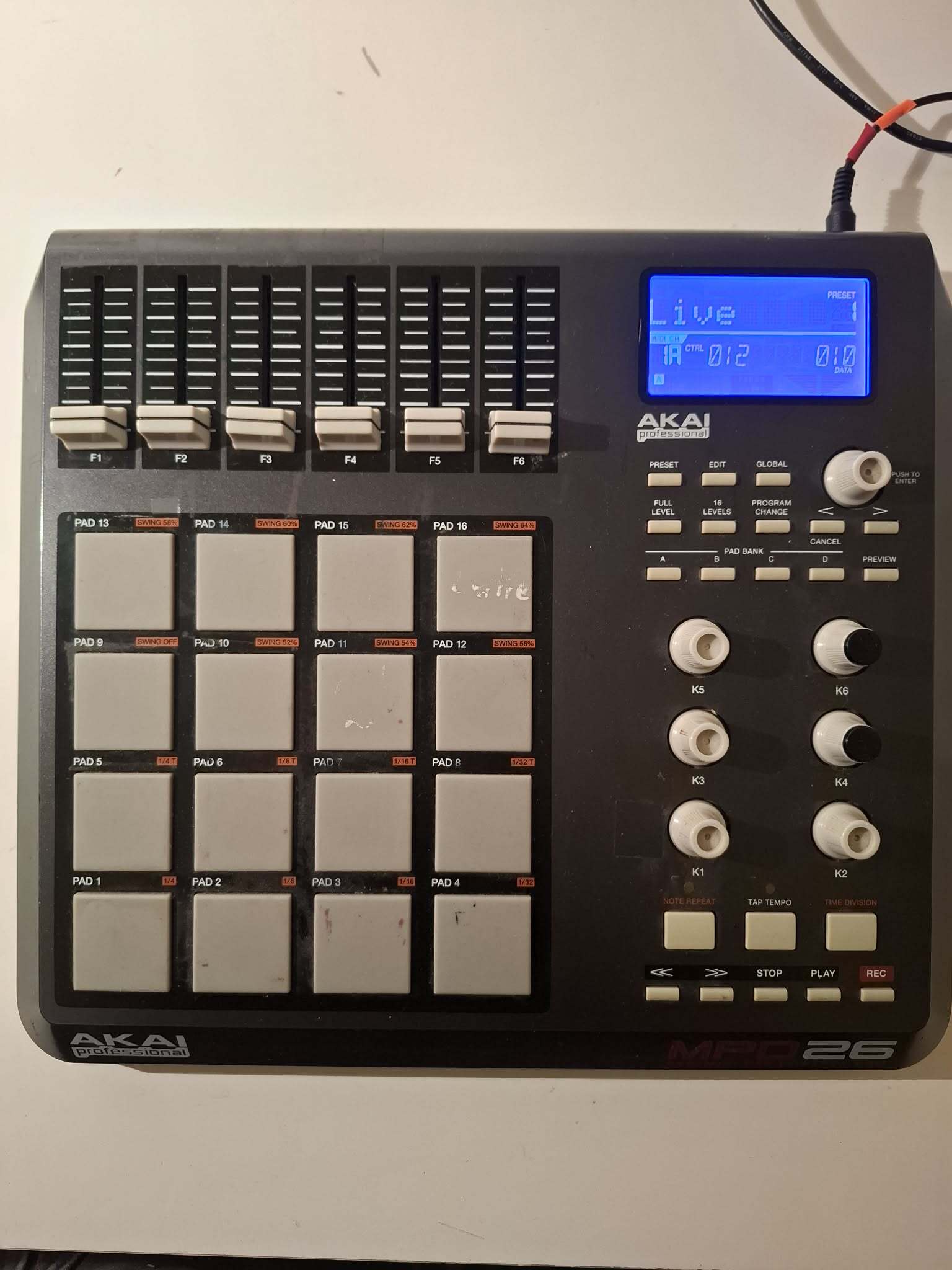 Akai MPD26