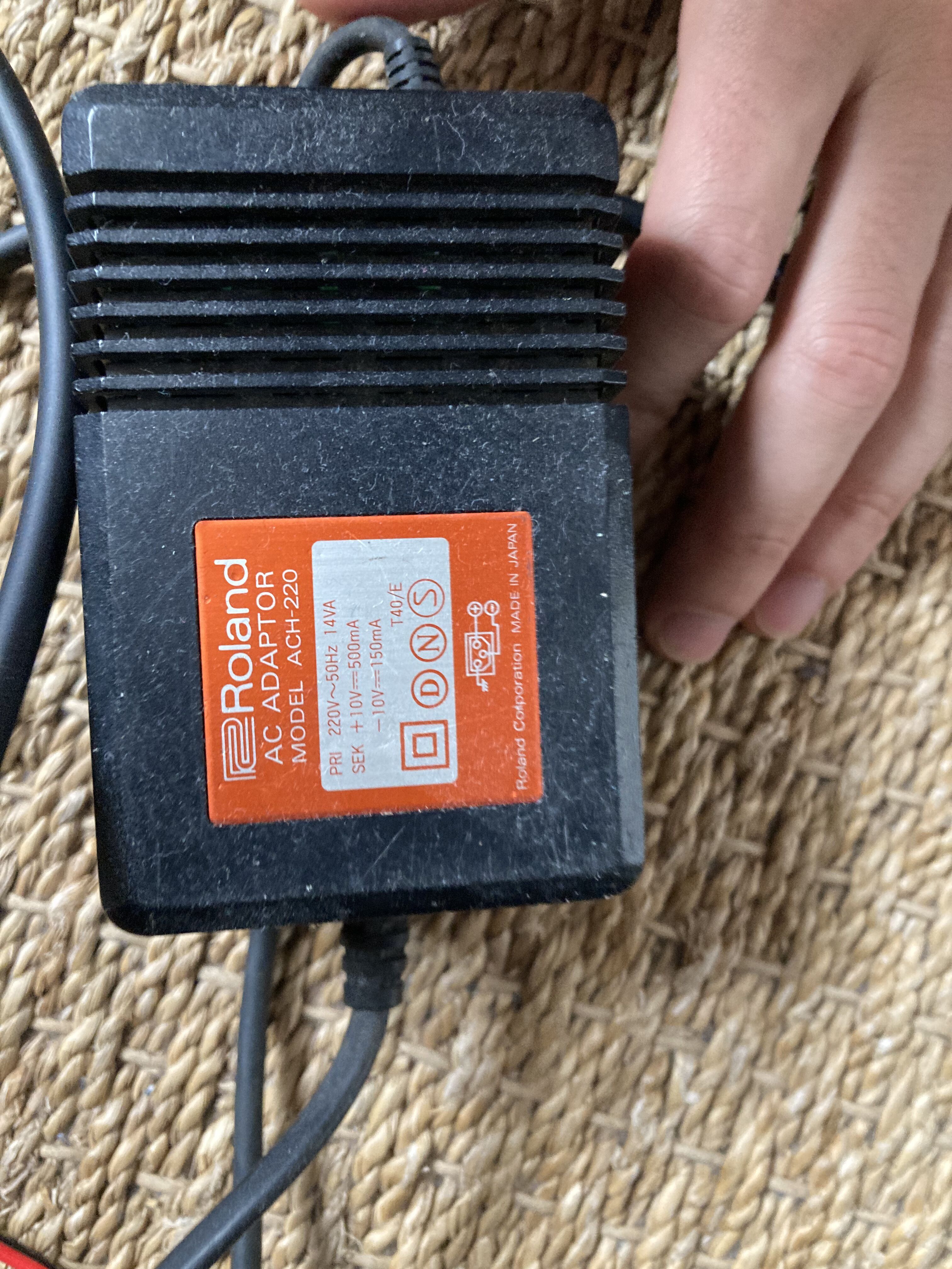Roland R-8 (92983)