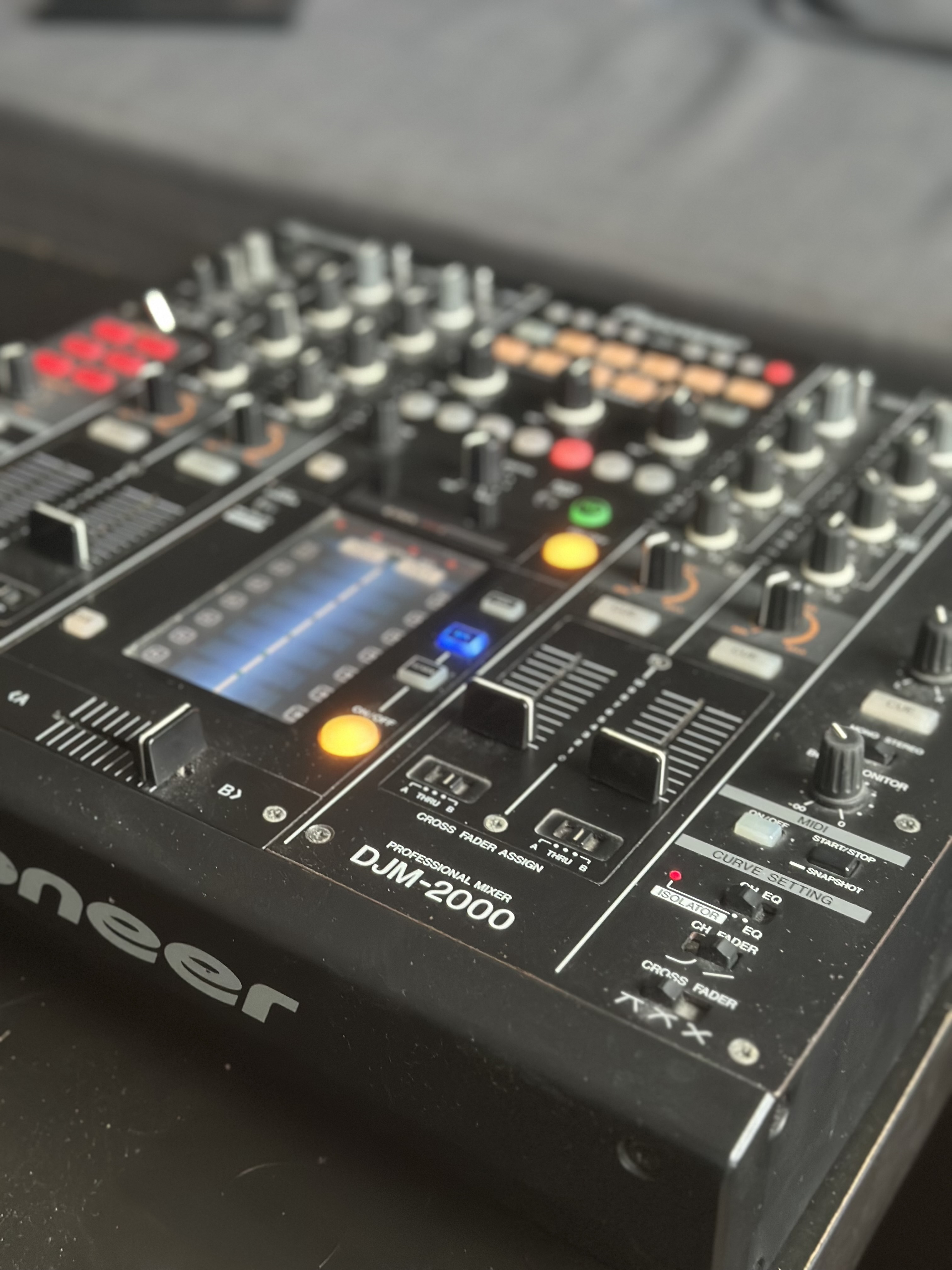 DJM 2000 très bon état + sac de transport M AUDIO