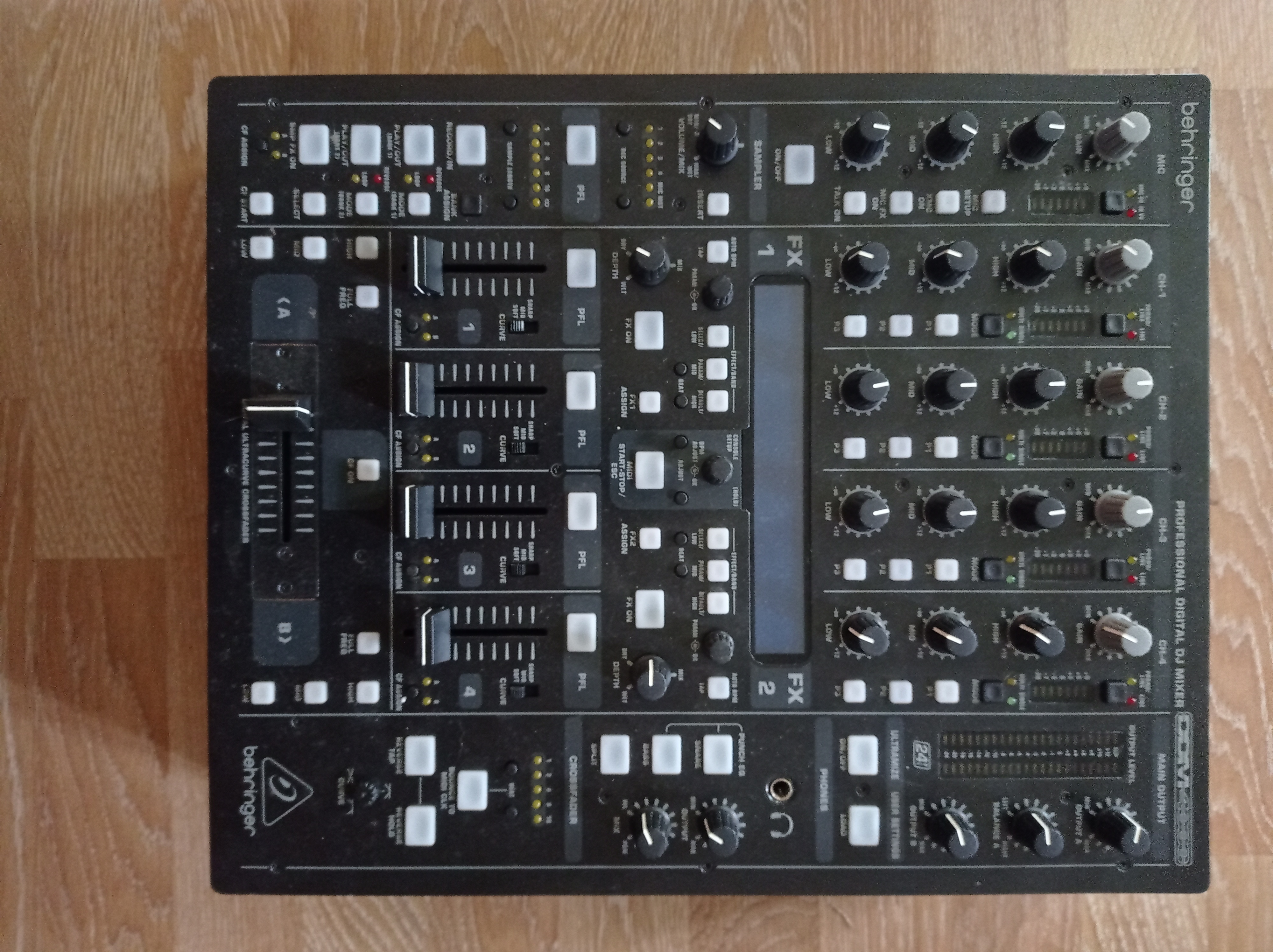 Vend DDM4000 console dj 