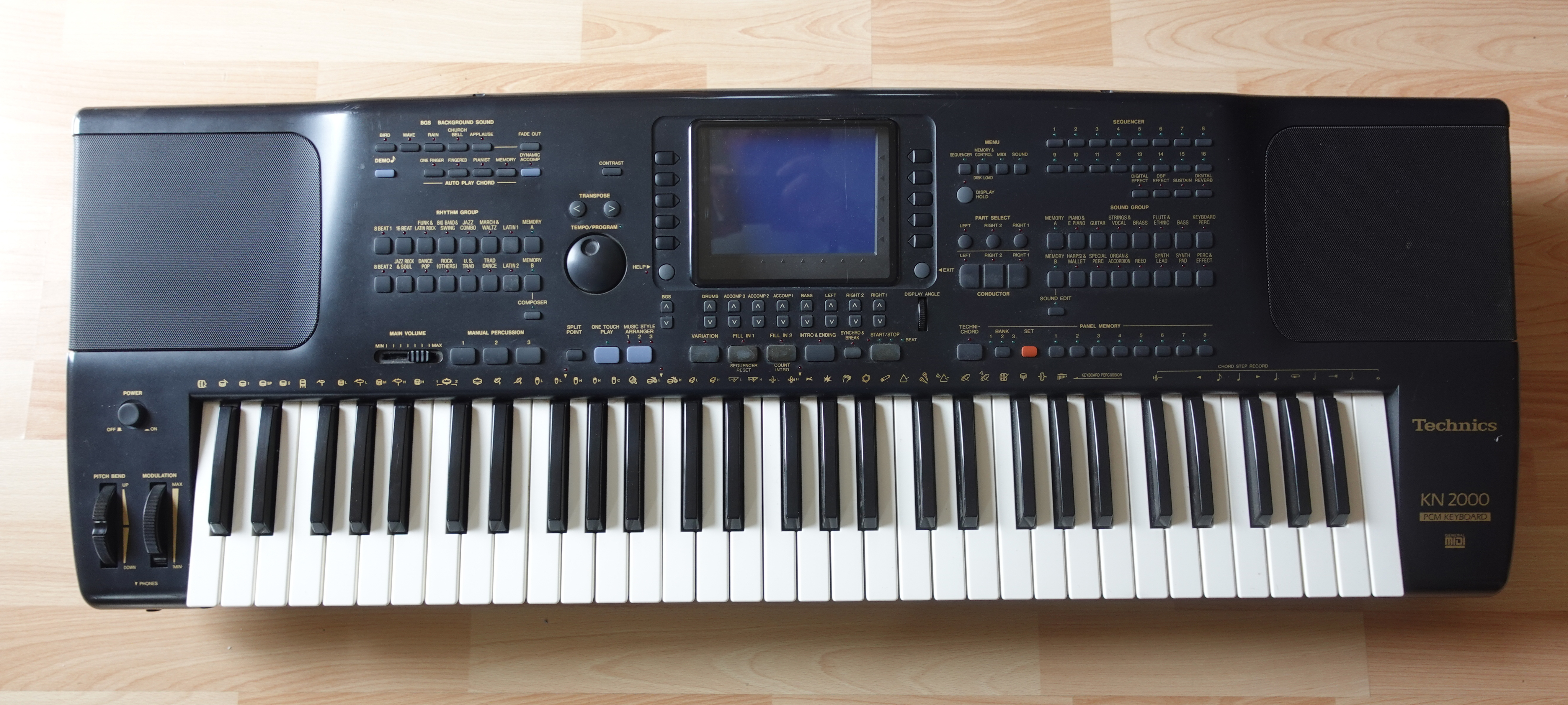 Vends Technics KN 2000