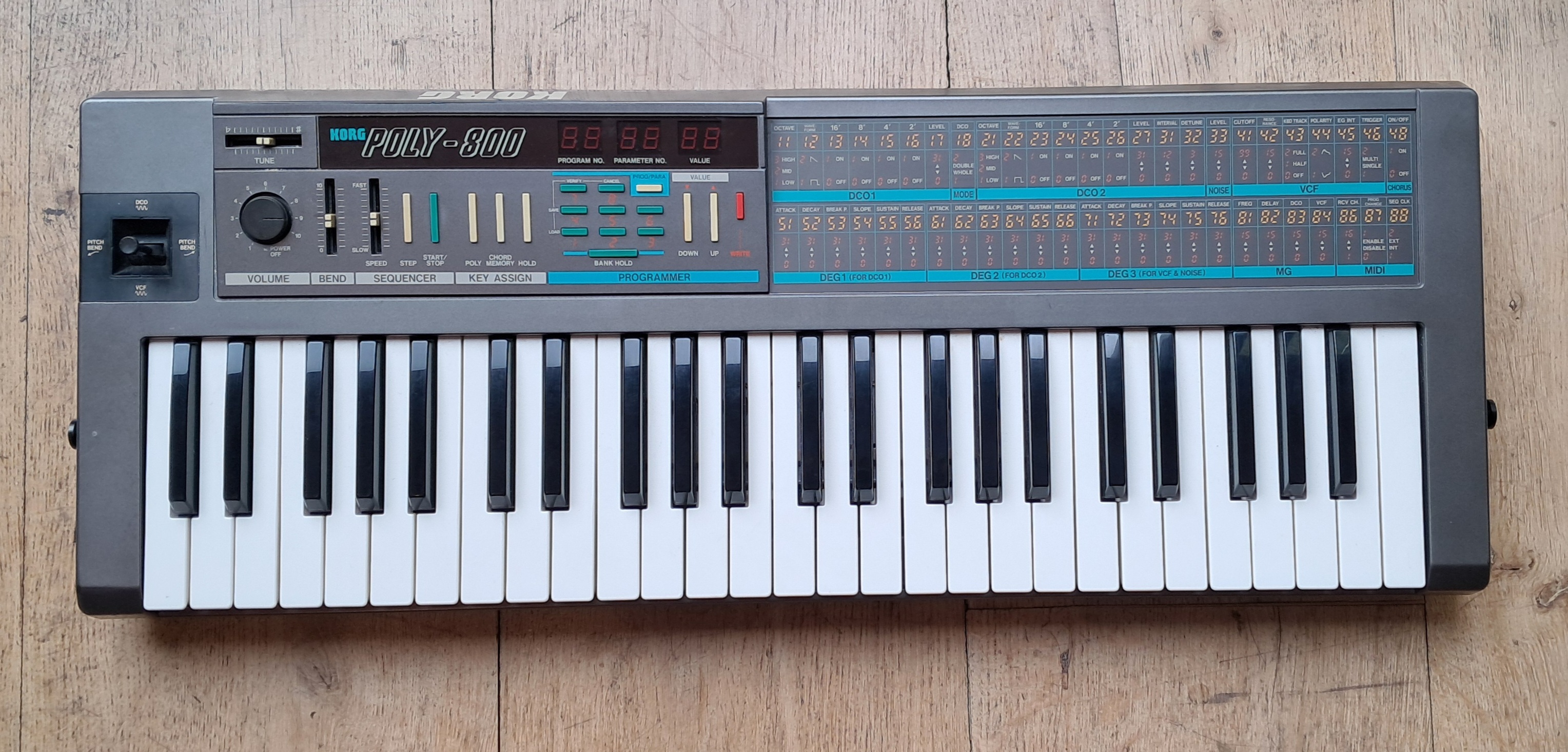 Korg Poly-800